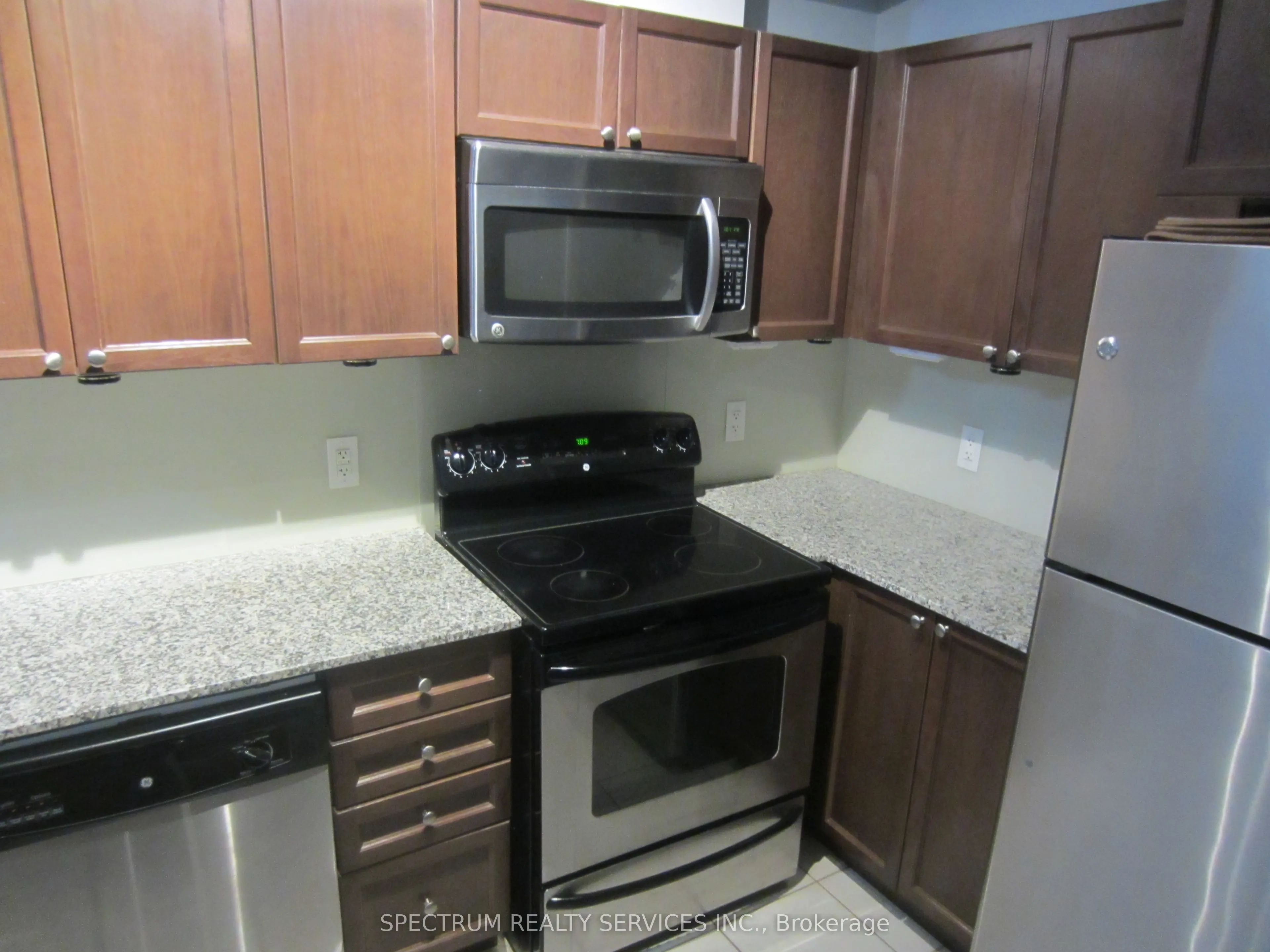 3865 Lake Shore Boulevard, #319