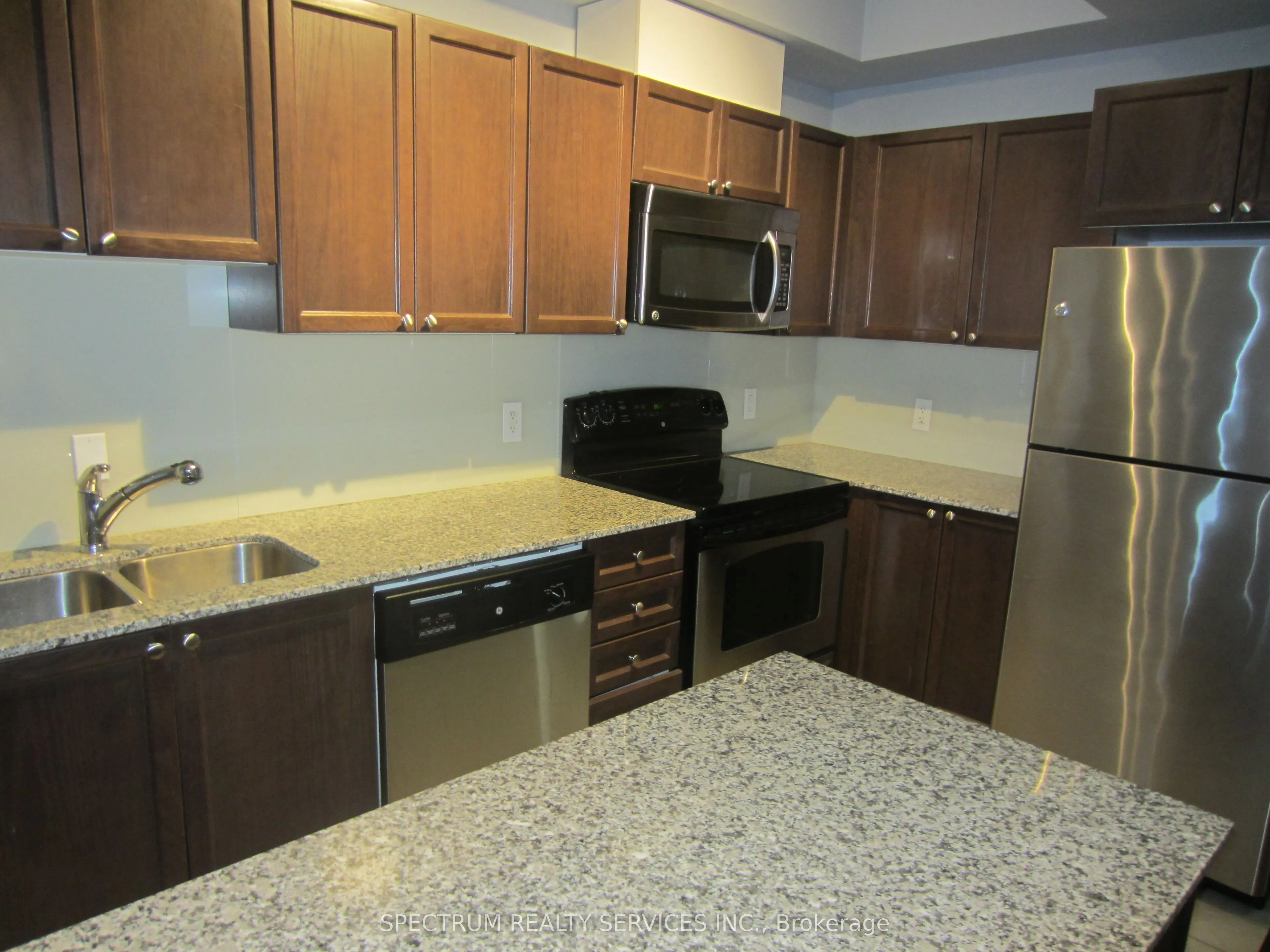 3865 Lake Shore Boulevard, #319