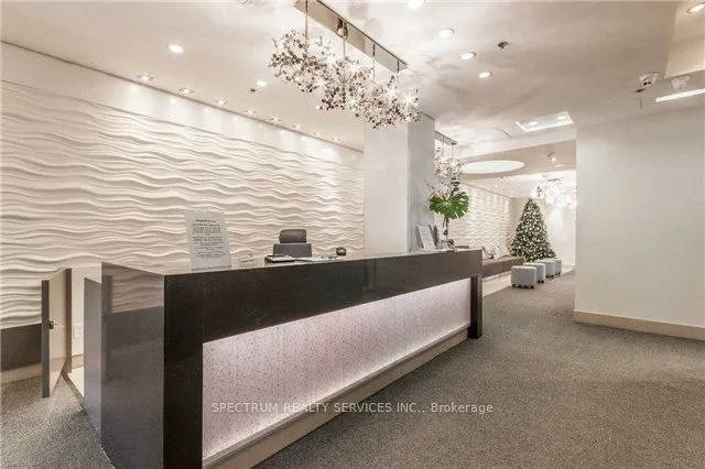3865 Lake Shore Boulevard, #319