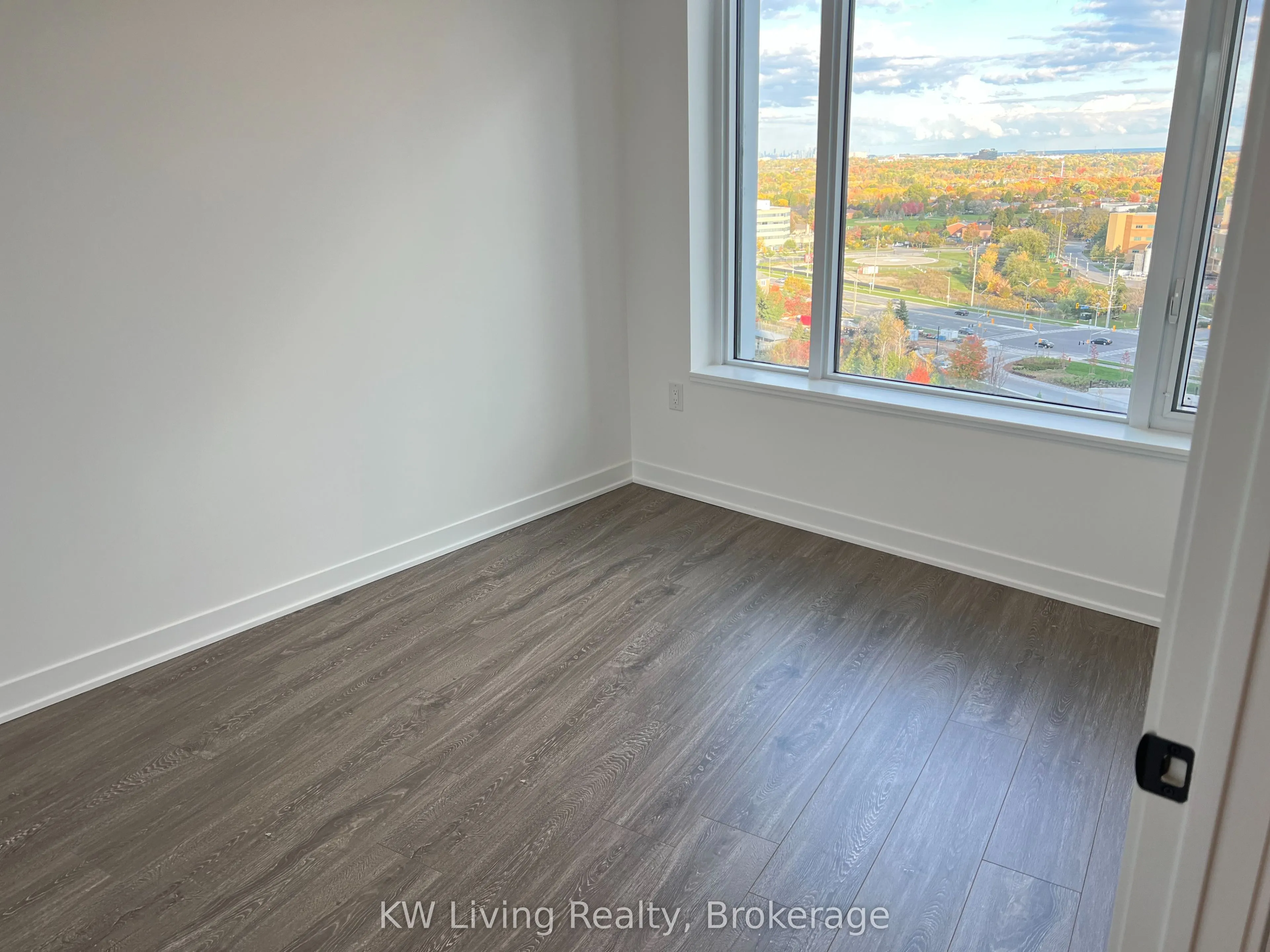 2495 Eglinton Avenue W, #1213
