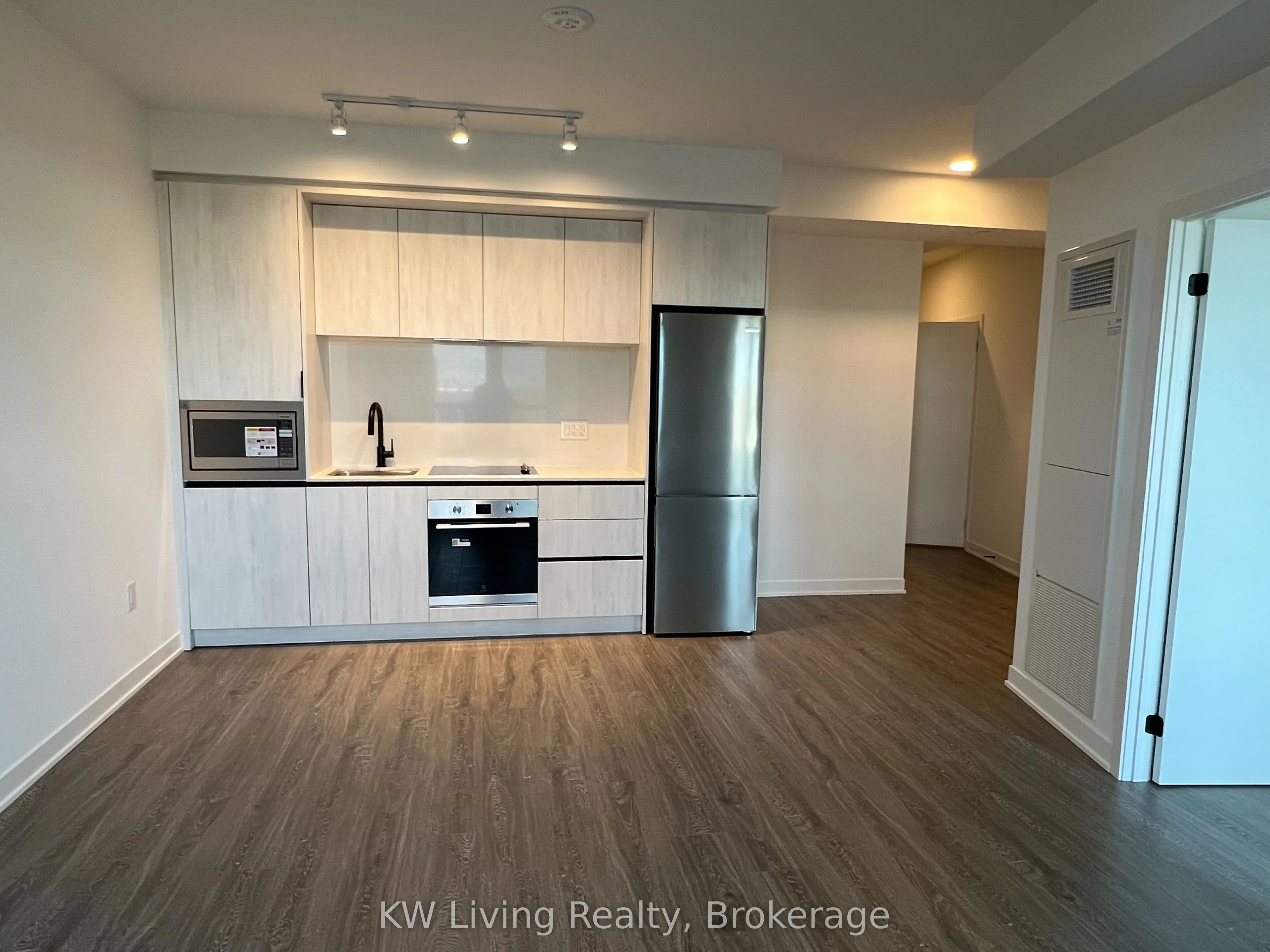 2495 Eglinton Avenue W, #1213