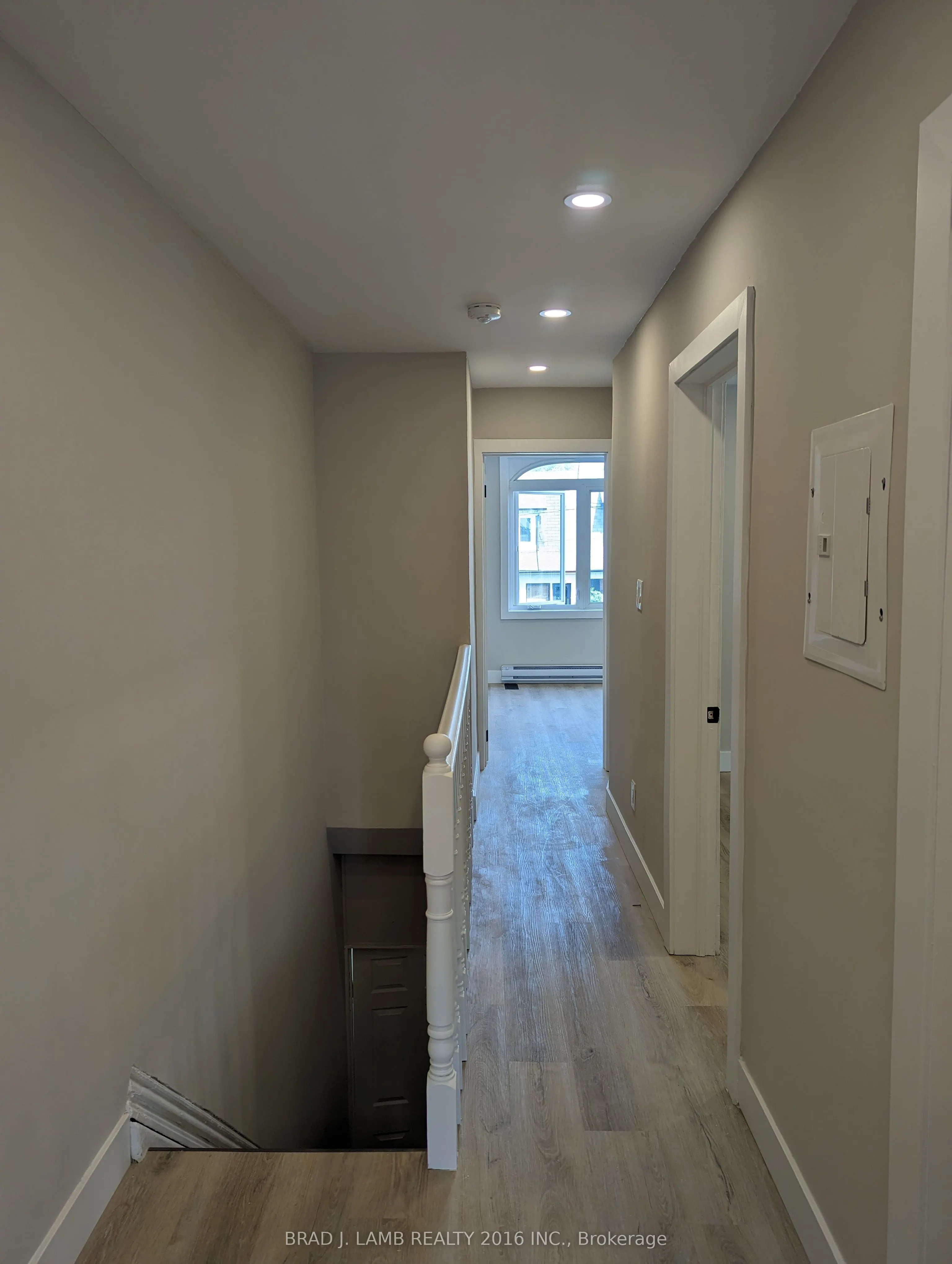 20 Earlscourt Avenue, #Upper