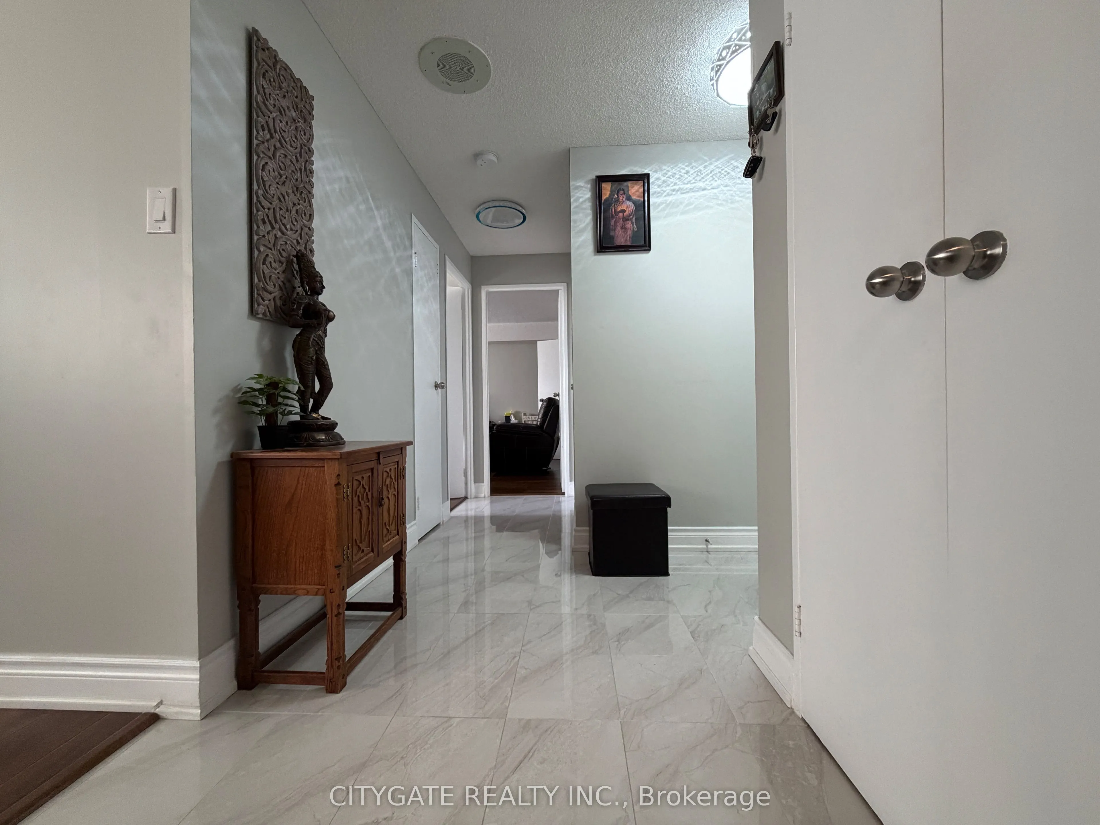 3700 Kaneff Crescent, #1412