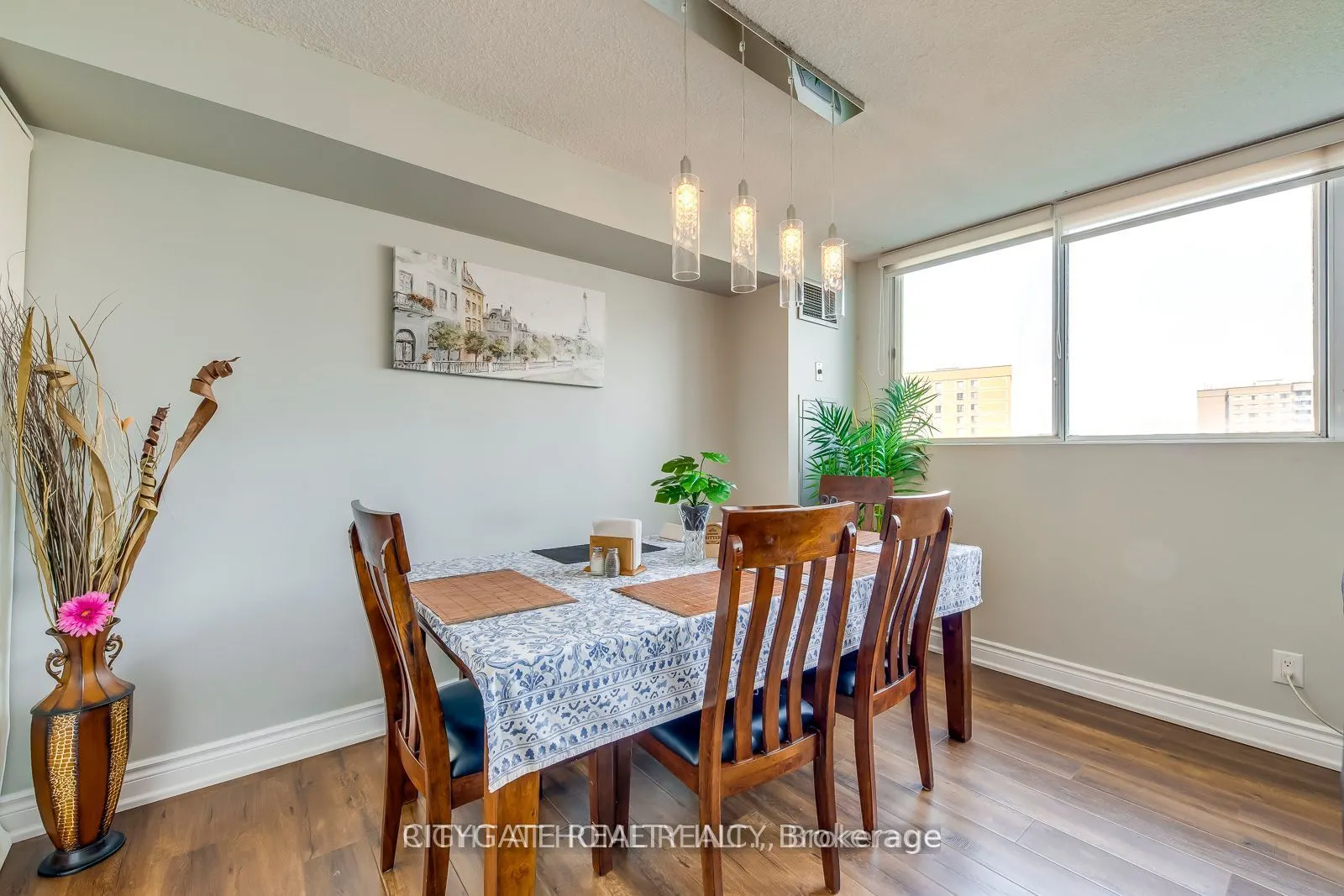 3700 Kaneff Crescent, #1412