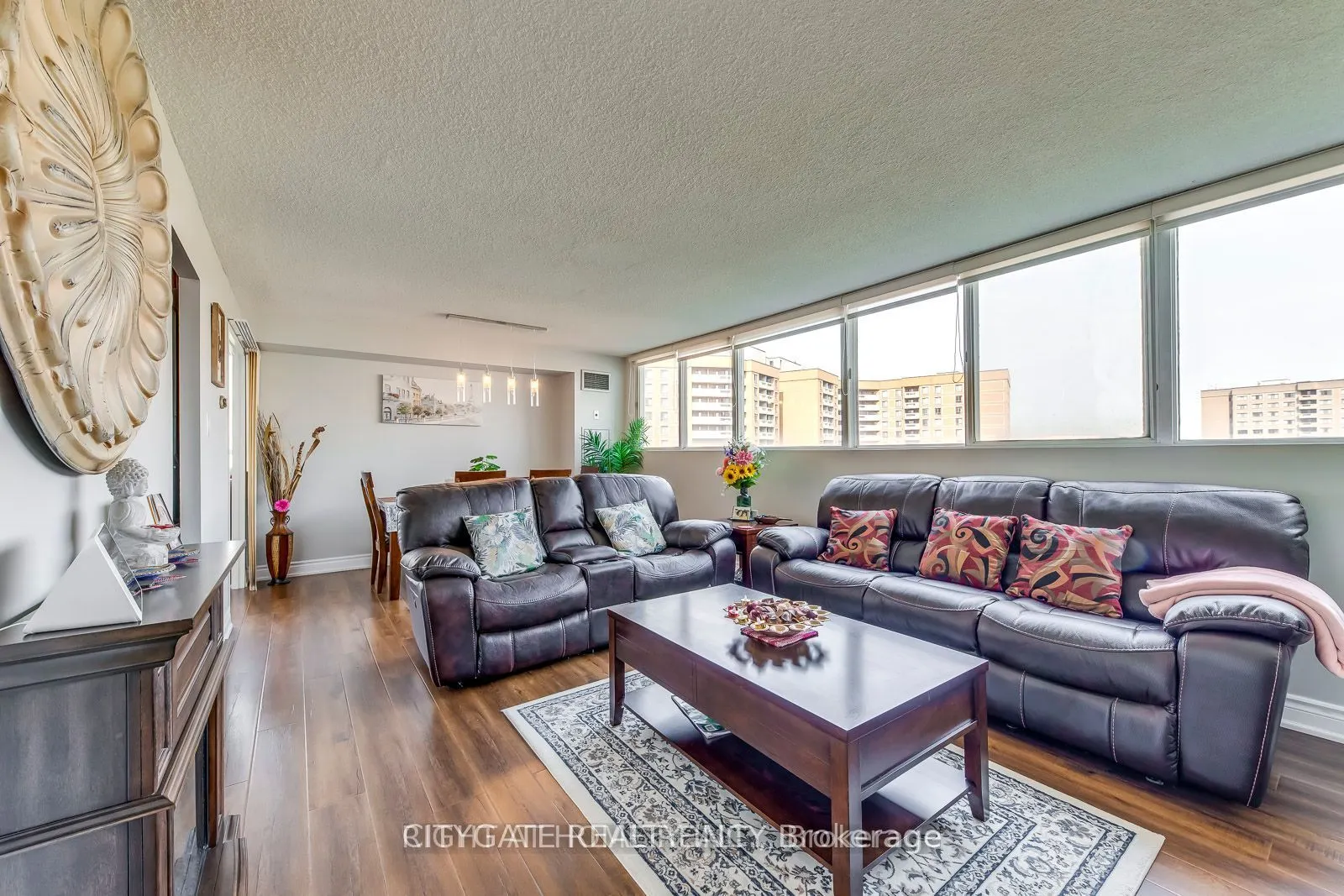 3700 Kaneff Crescent, #1412