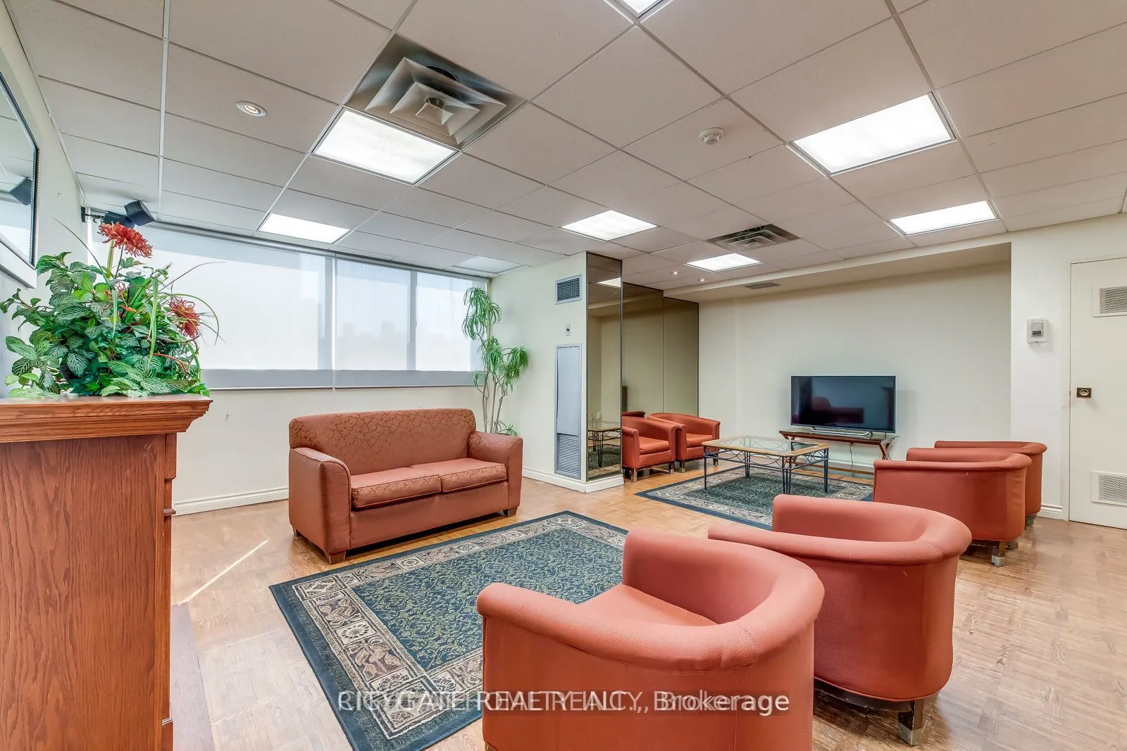 3700 Kaneff Crescent, #1412