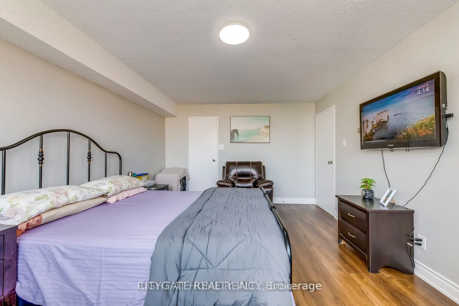 3700 Kaneff Crescent, #1412