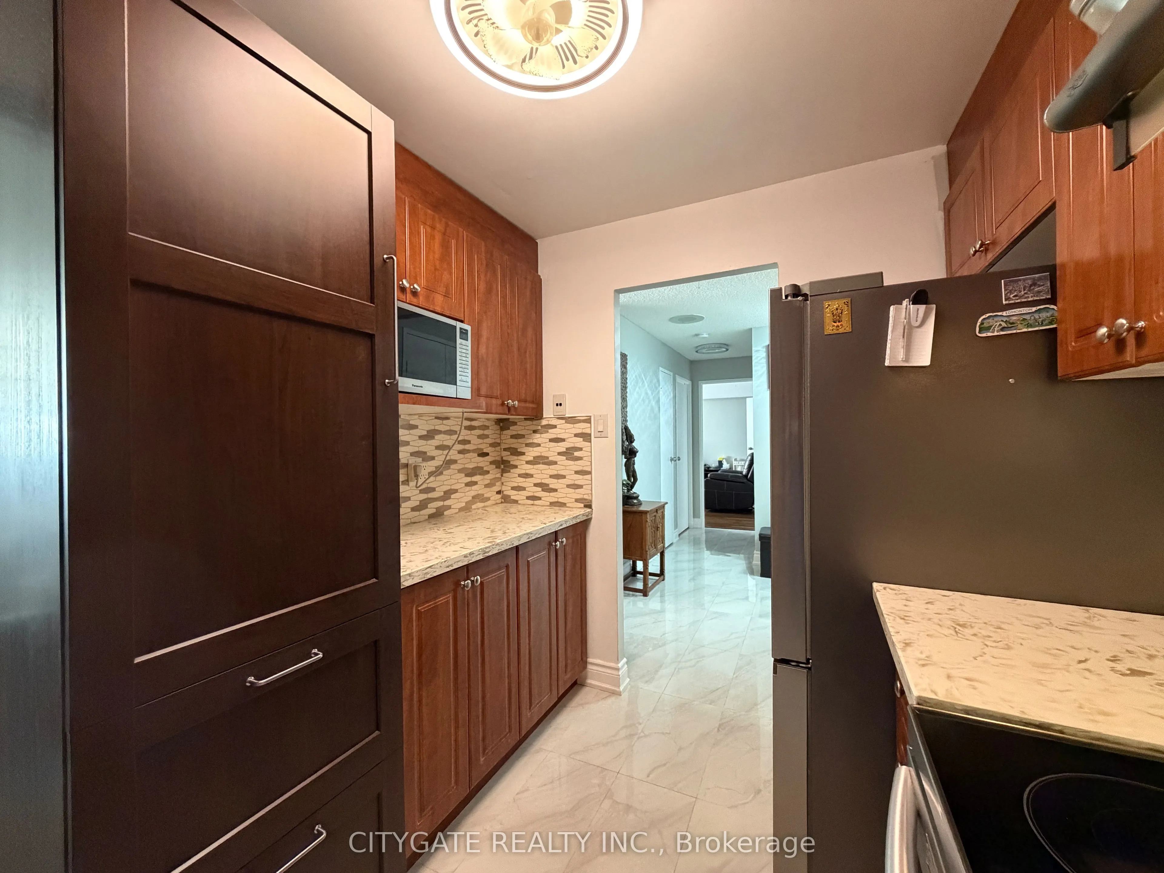 3700 Kaneff Crescent, #1412
