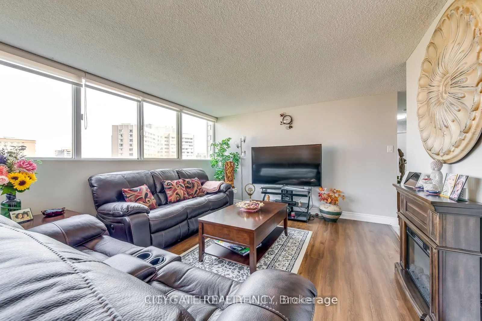 3700 Kaneff Crescent, #1412