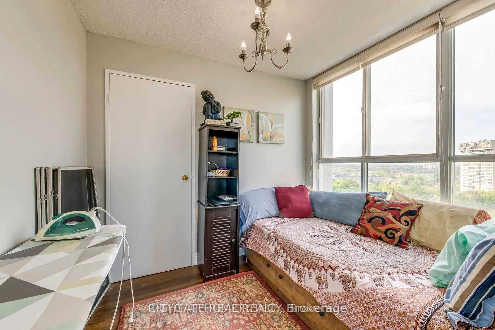 3700 Kaneff Crescent, #1412