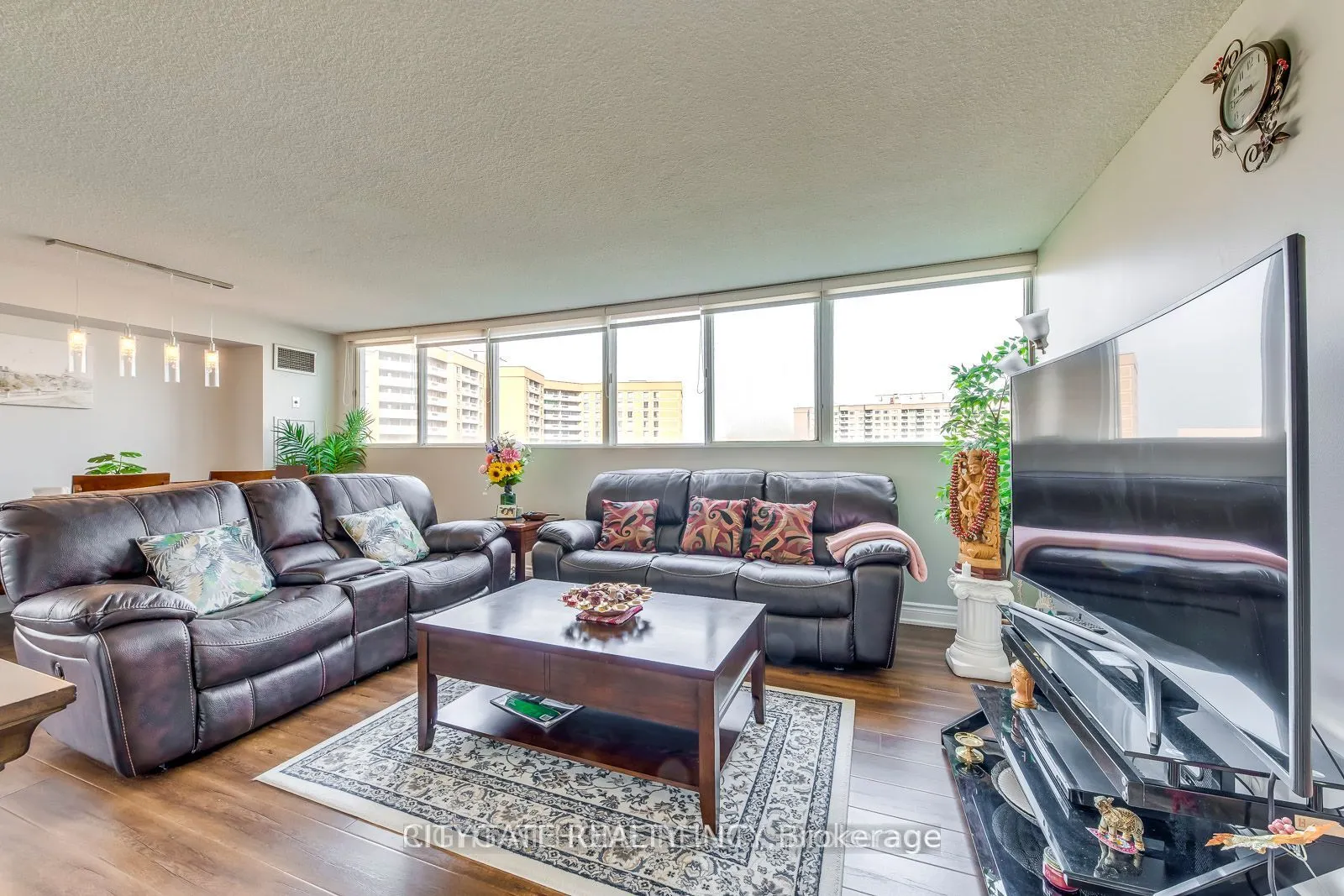 3700 Kaneff Crescent, #1412