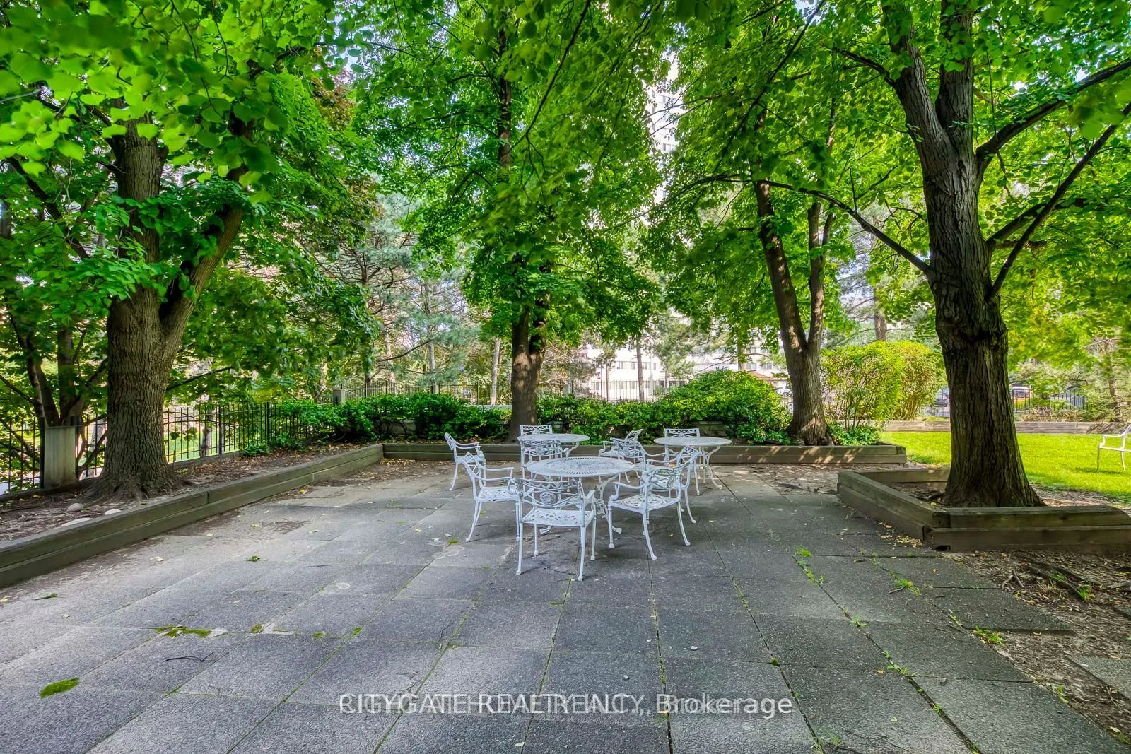 3700 Kaneff Crescent, #1412