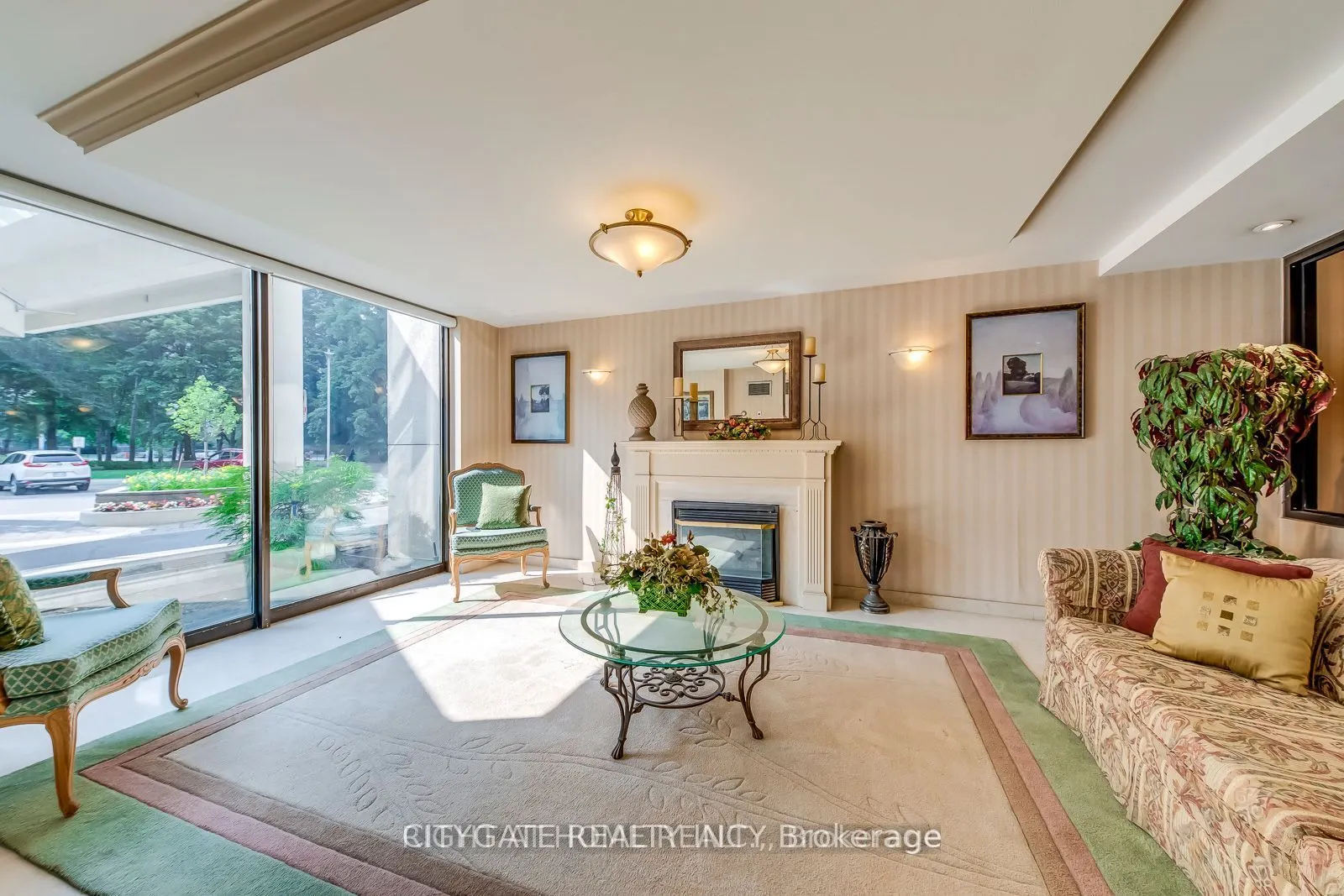 3700 Kaneff Crescent, #1412