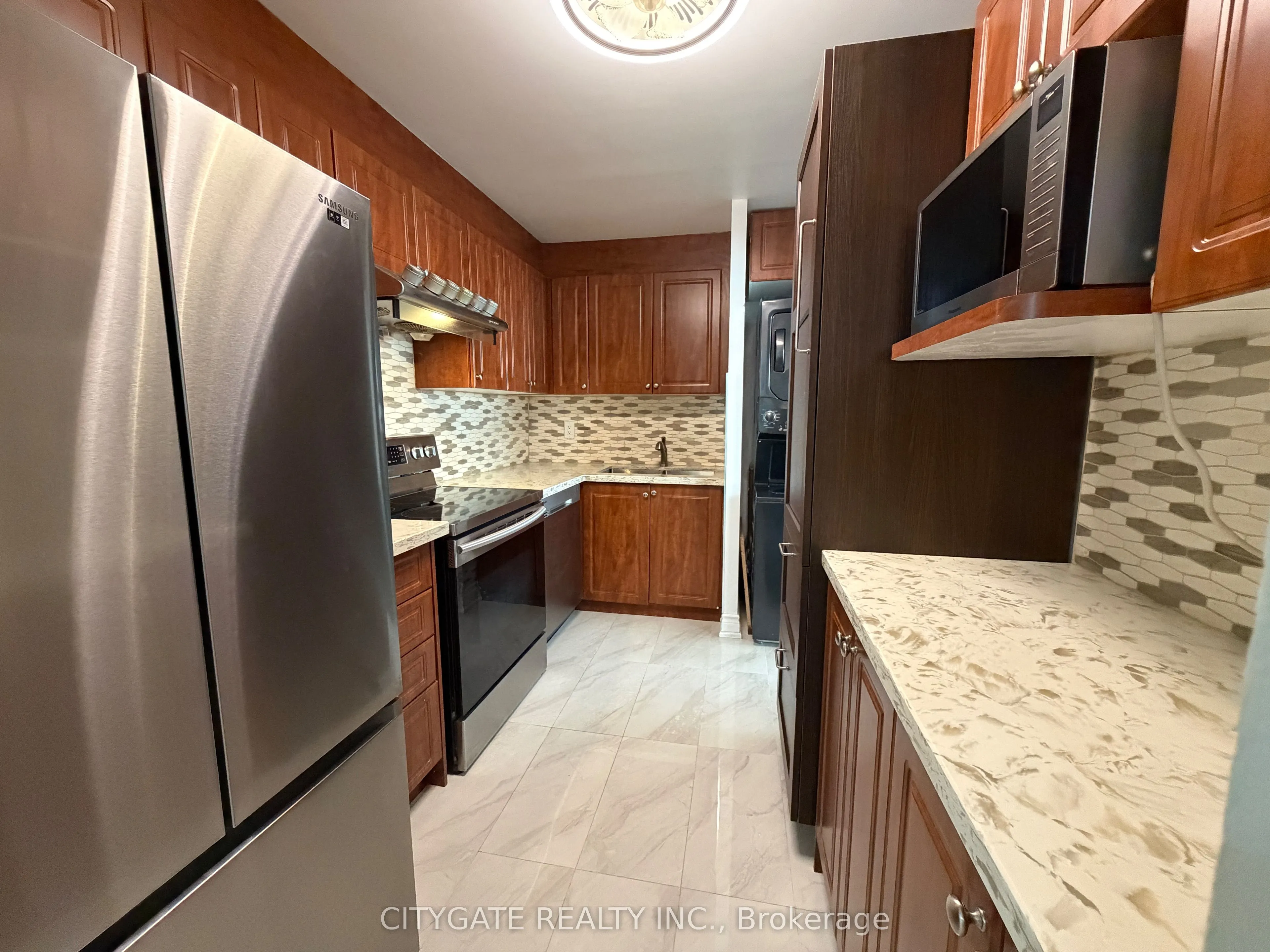 3700 Kaneff Crescent, #1412