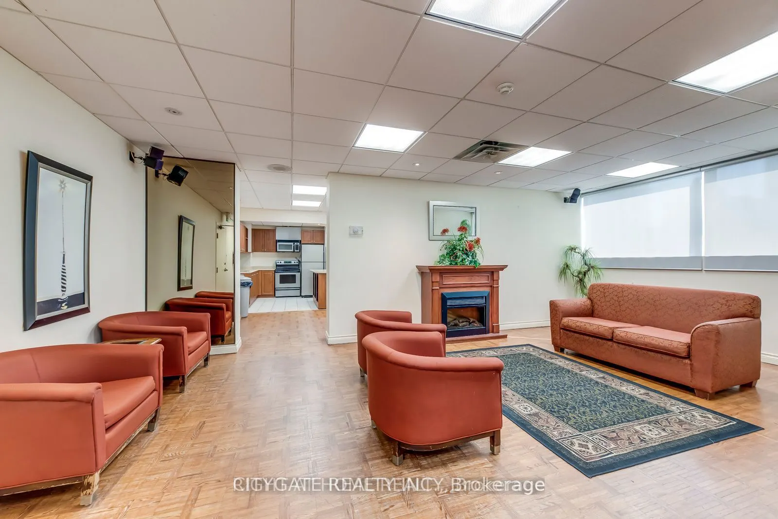 3700 Kaneff Crescent, #1412