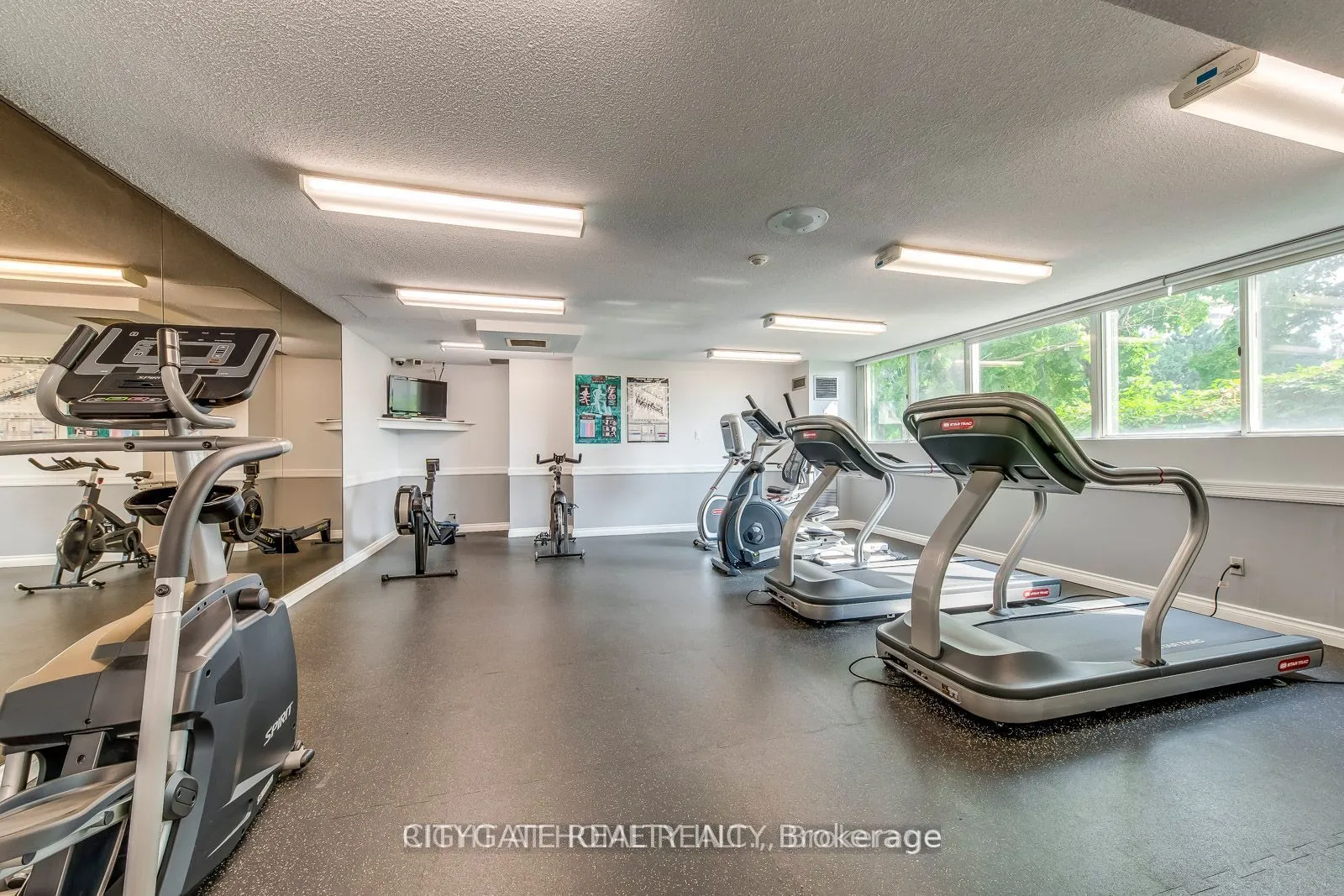 3700 Kaneff Crescent, #1412