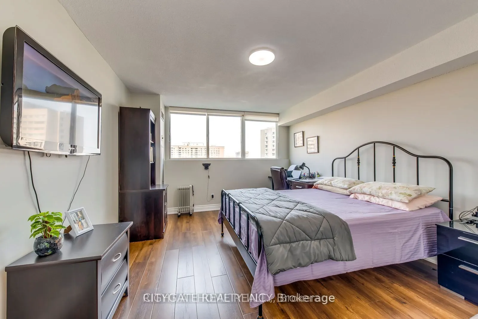 3700 Kaneff Crescent, #1412