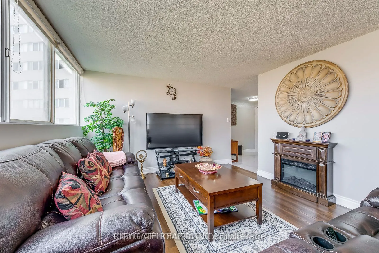 3700 Kaneff Crescent, #1412