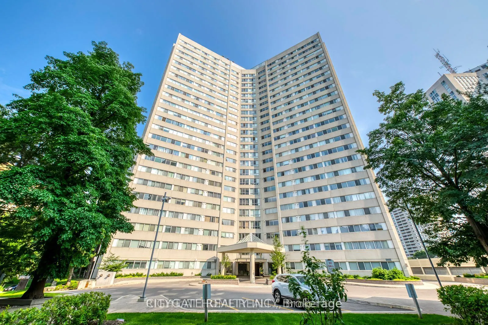 3700 Kaneff Crescent, #1412