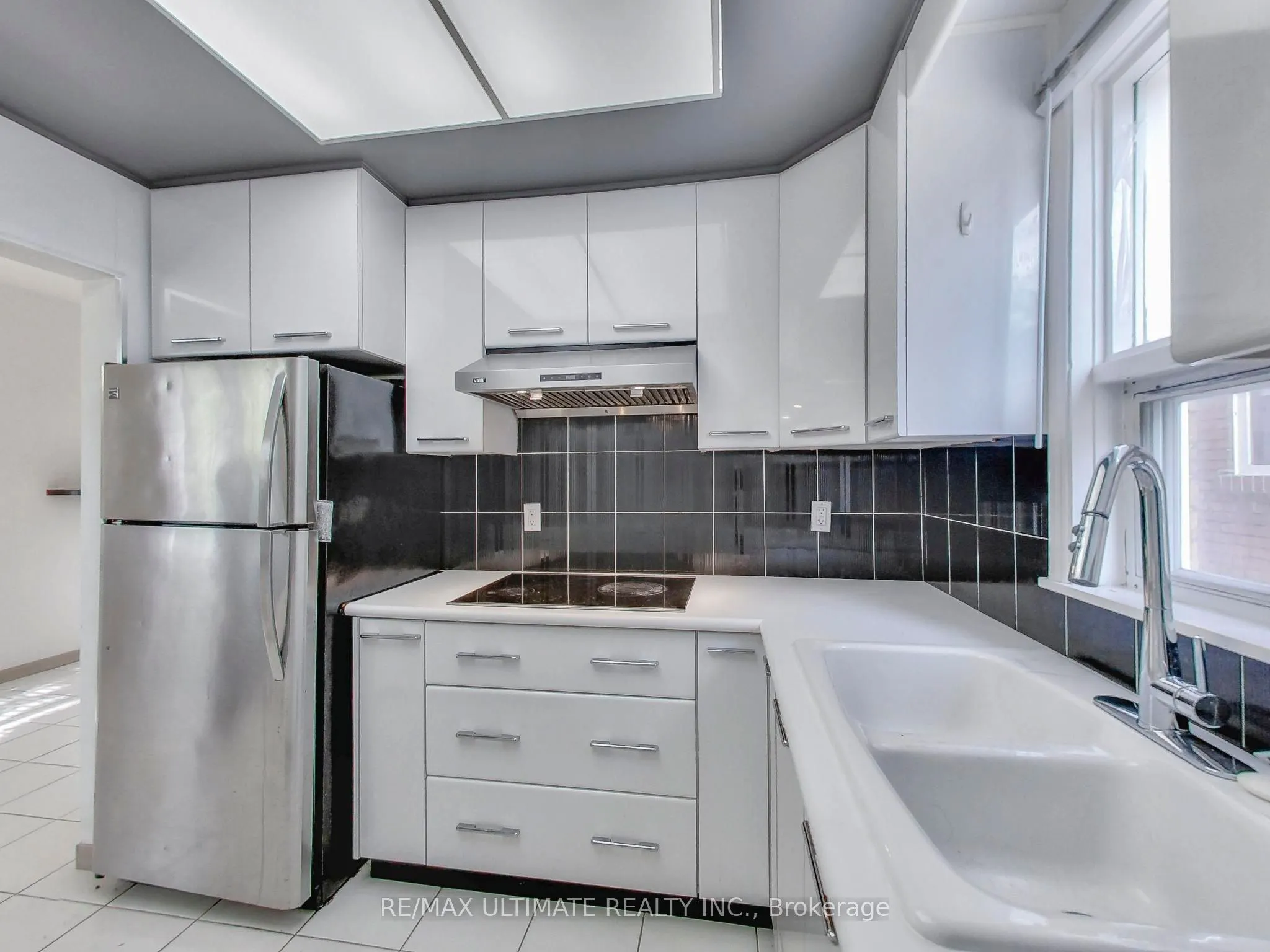 1652 Dufferin Street, #Main