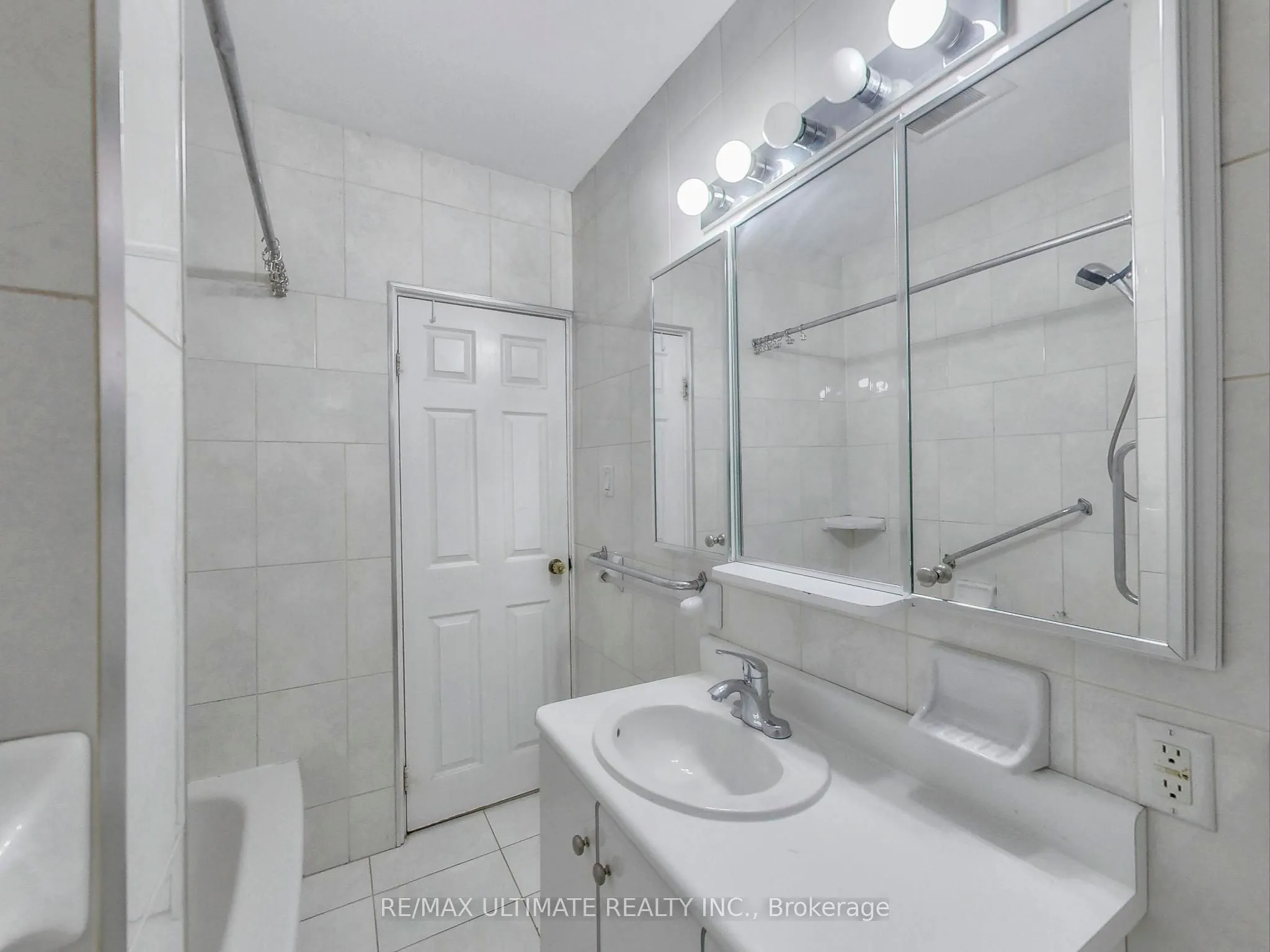 1652 Dufferin Street, #Main
