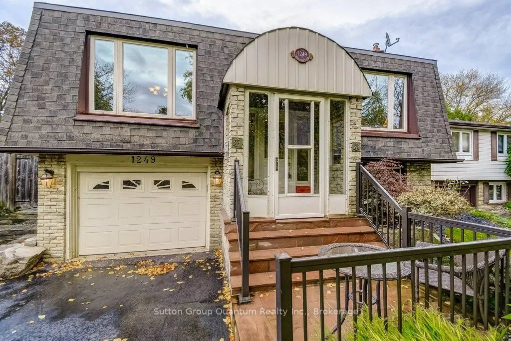 1249 Richards Crescent