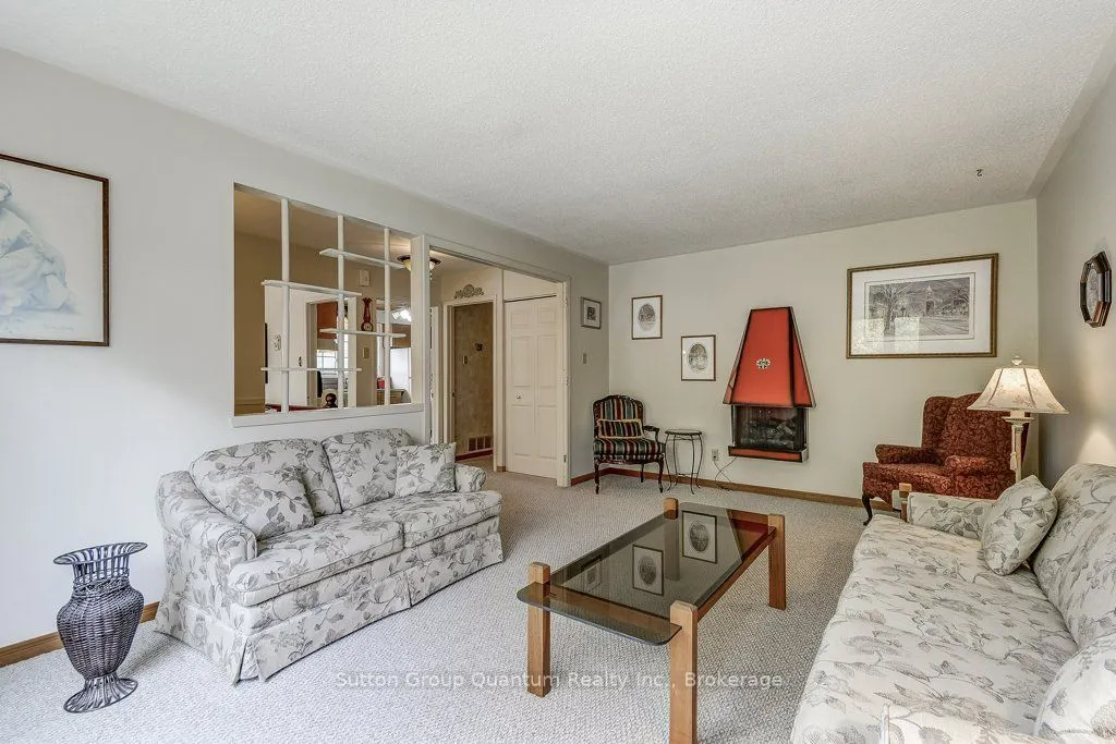 1249 Richards Crescent