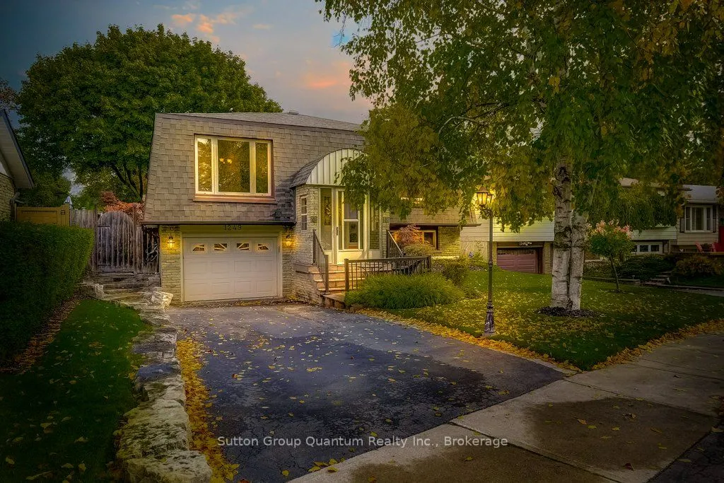 1249 Richards Crescent