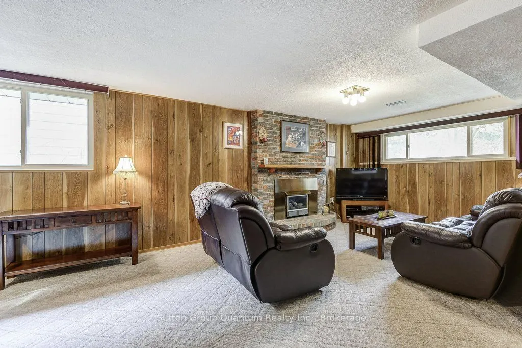 1249 Richards Crescent