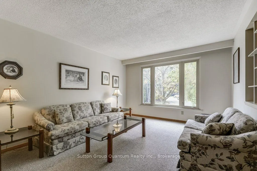 1249 Richards Crescent