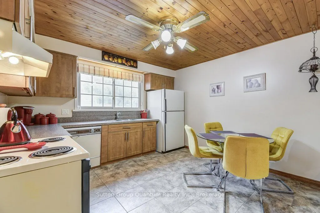 1249 Richards Crescent