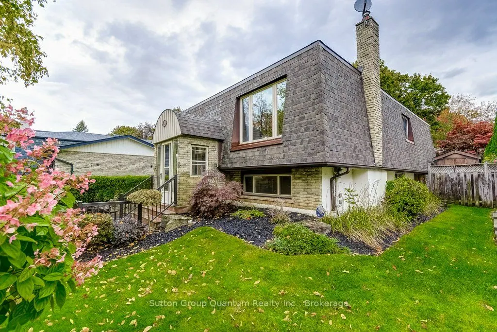 1249 Richards Crescent