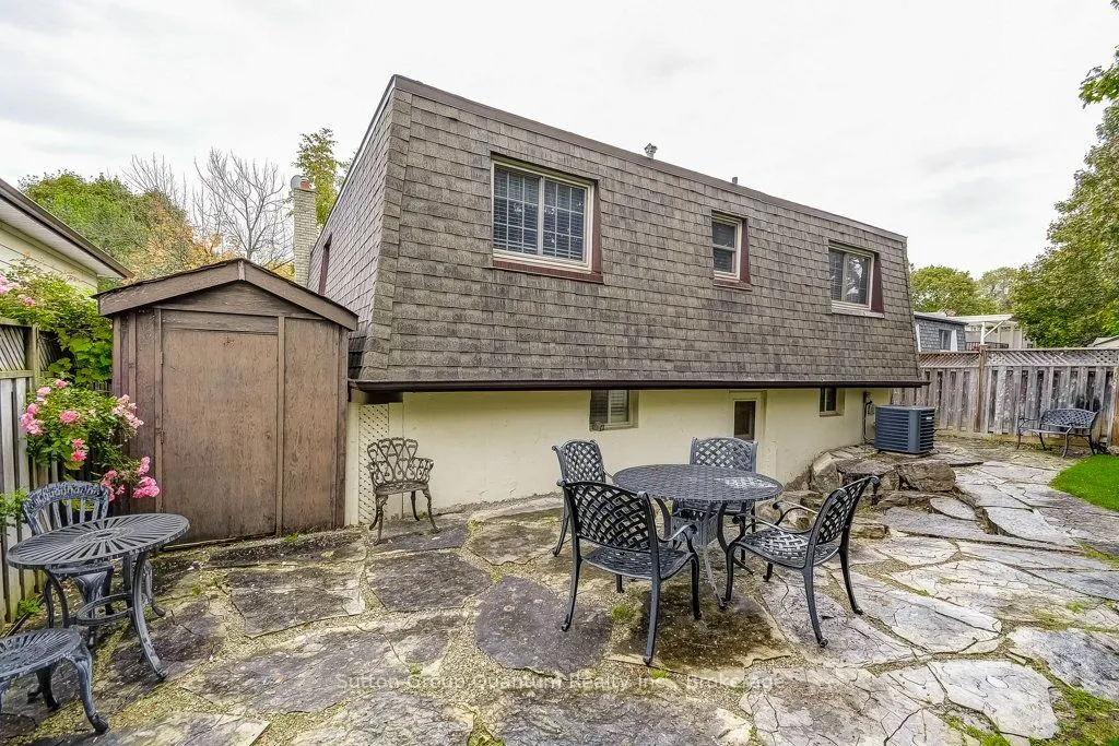 1249 Richards Crescent