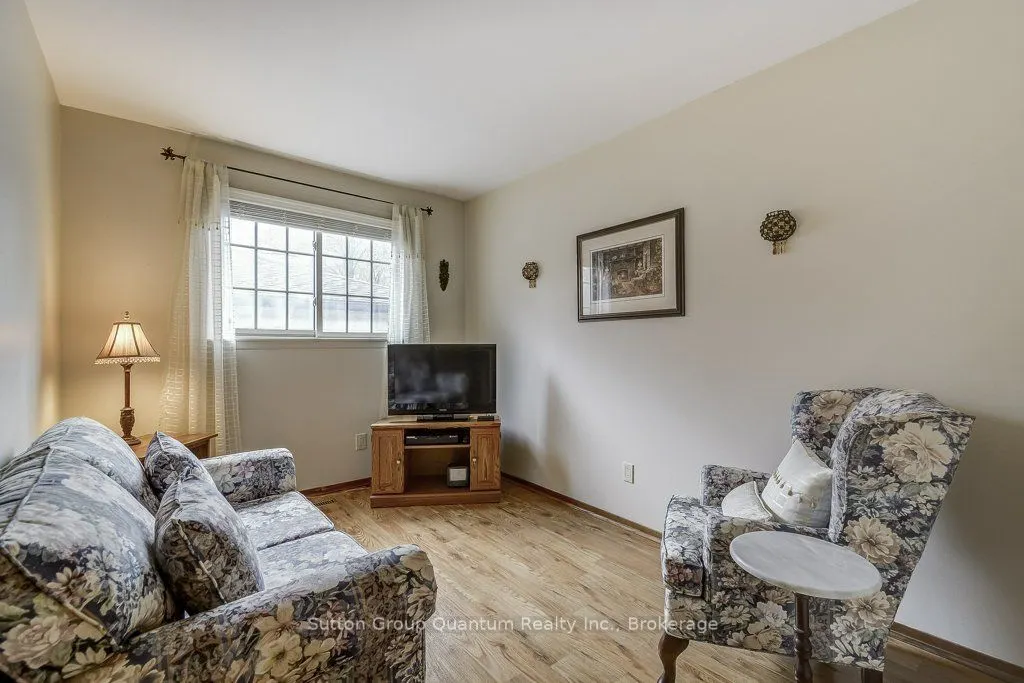 1249 Richards Crescent