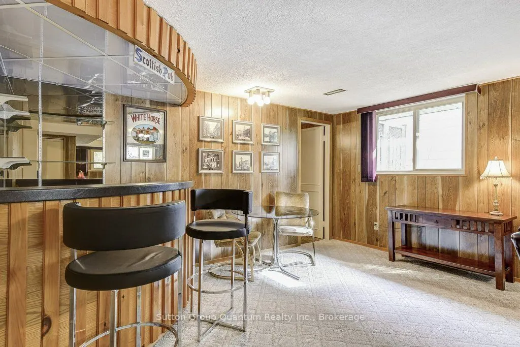 1249 Richards Crescent