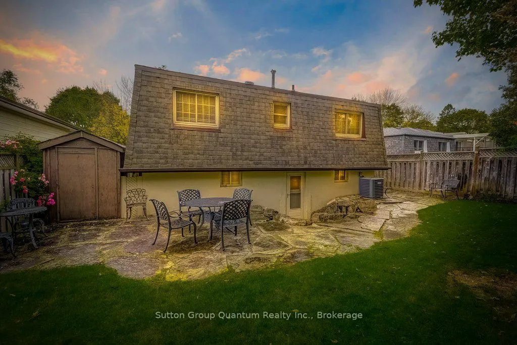 1249 Richards Crescent