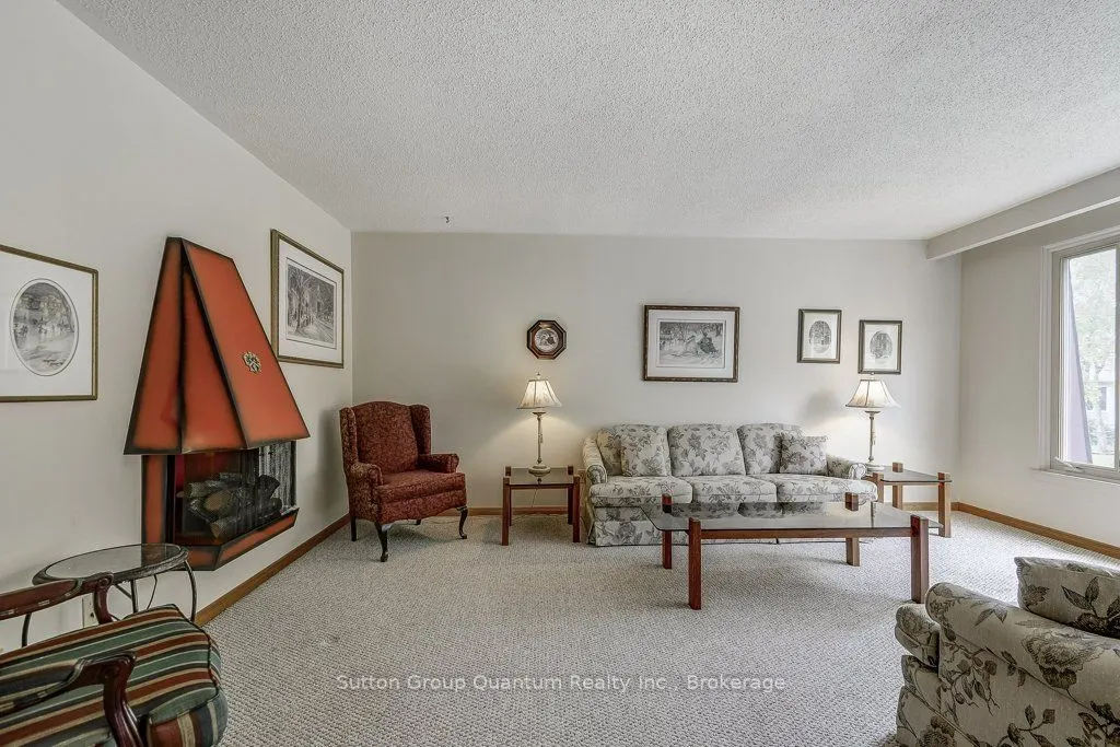 1249 Richards Crescent