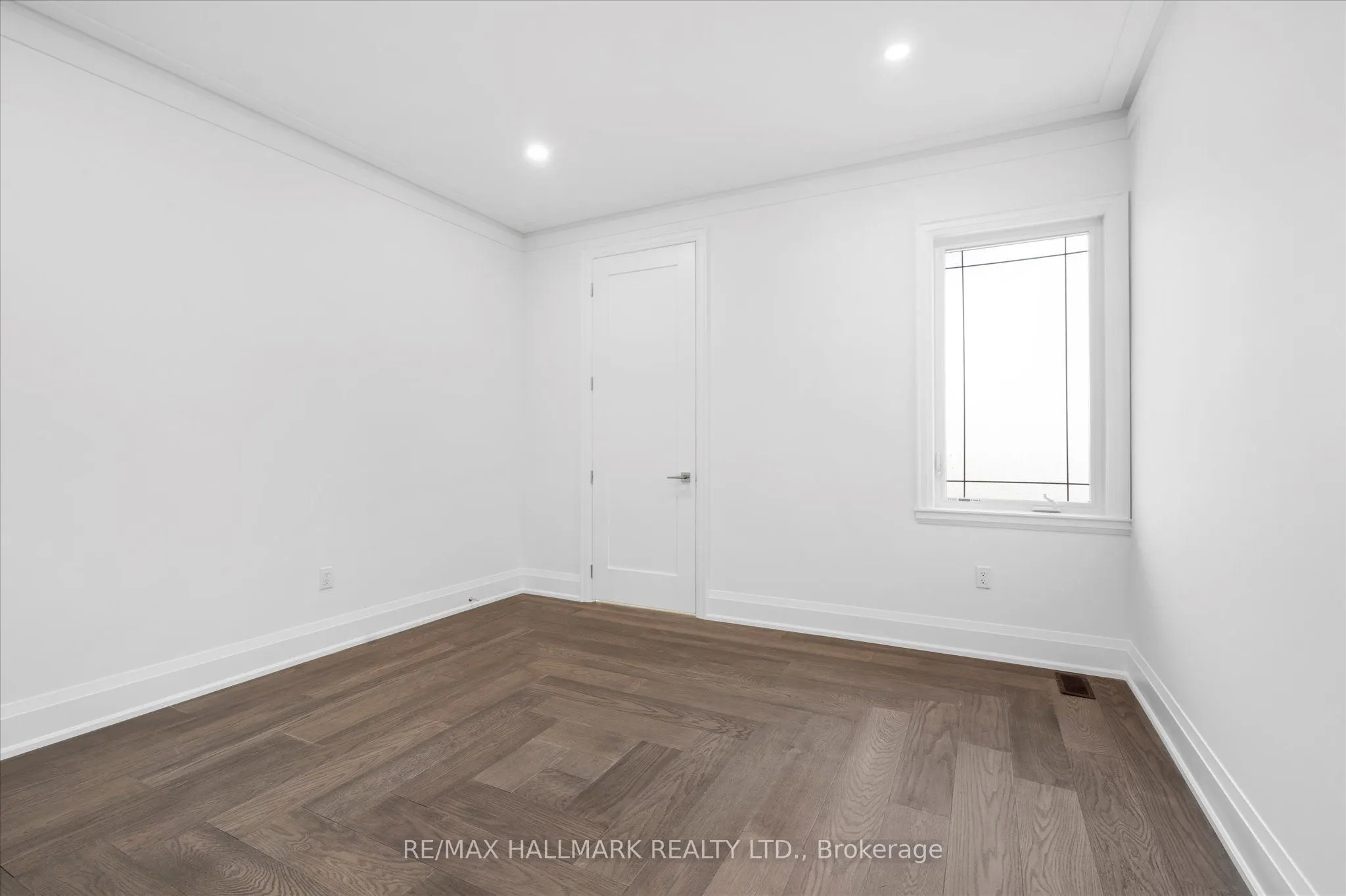 27 Antonio Court, #1B