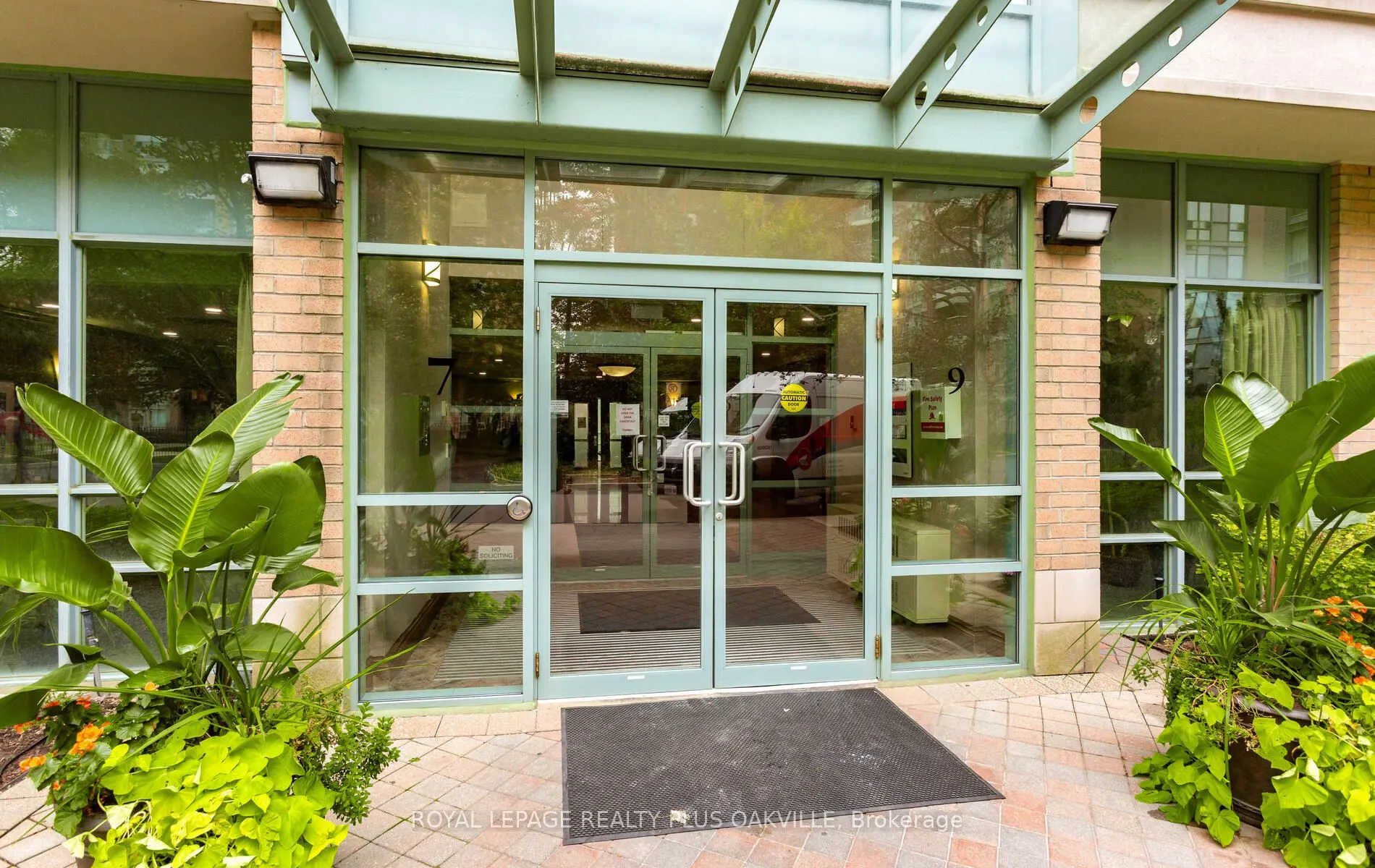7 Michael Power Place, #LPH07