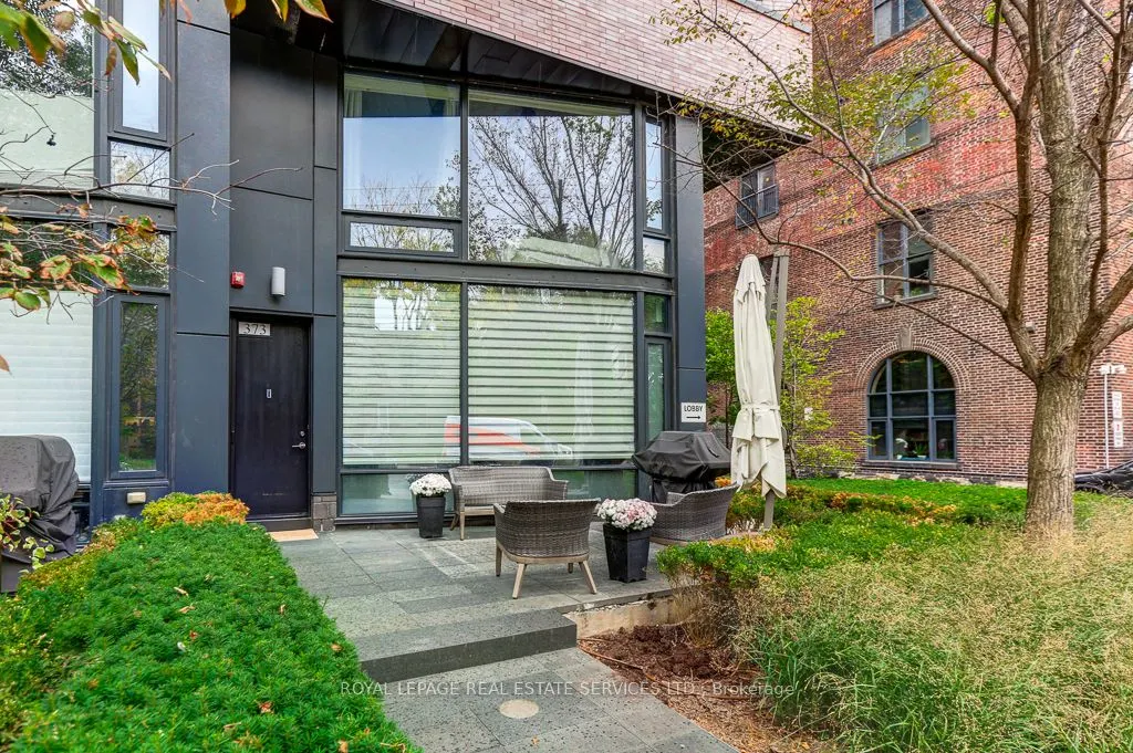 383 Sorauren Avenue, #373