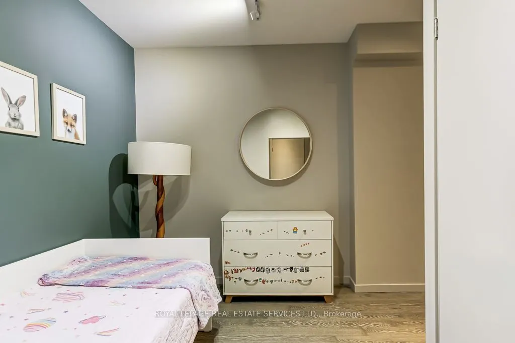383 Sorauren Avenue, #373