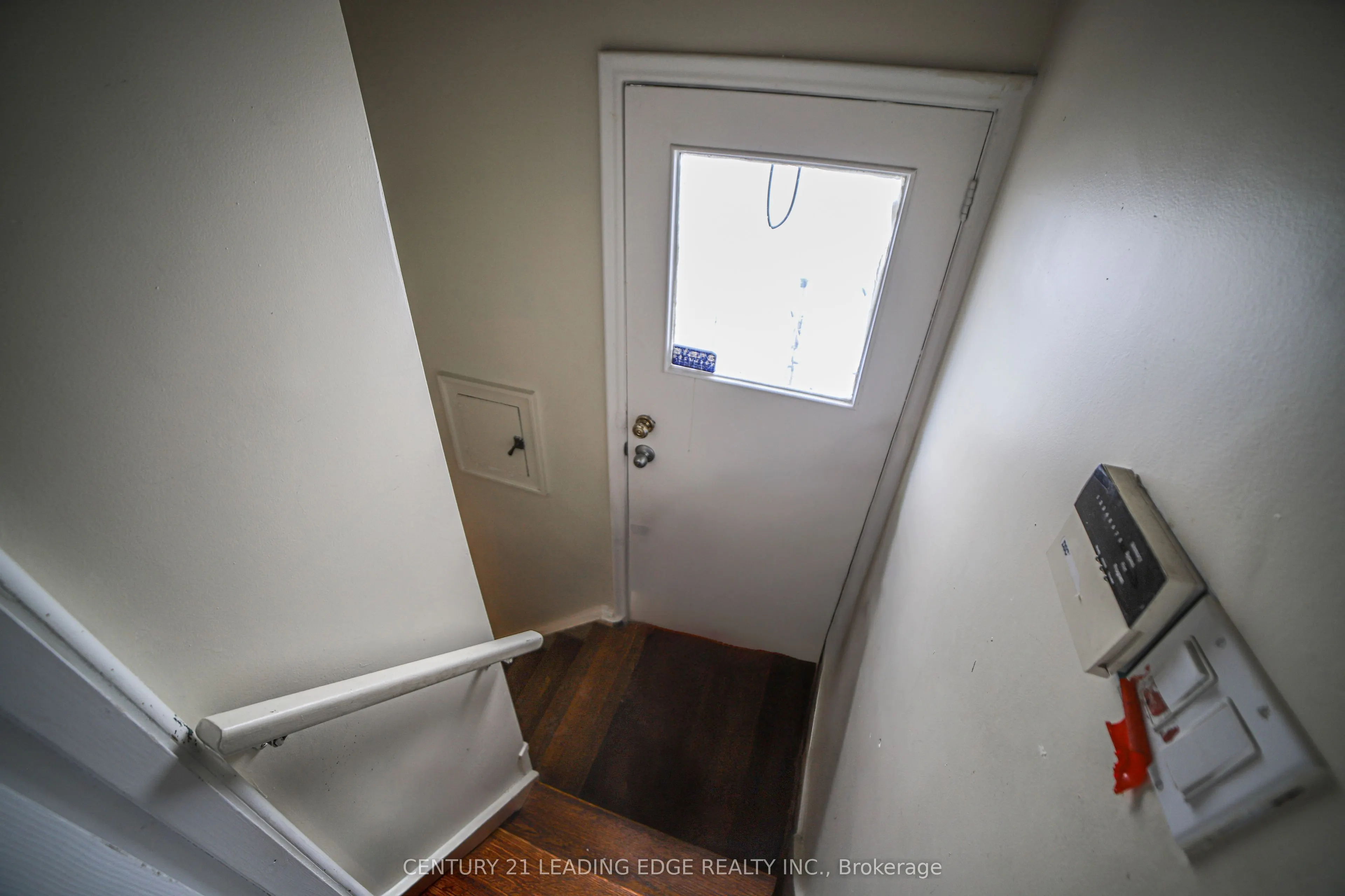 11 Chestnut Hills Crescent
