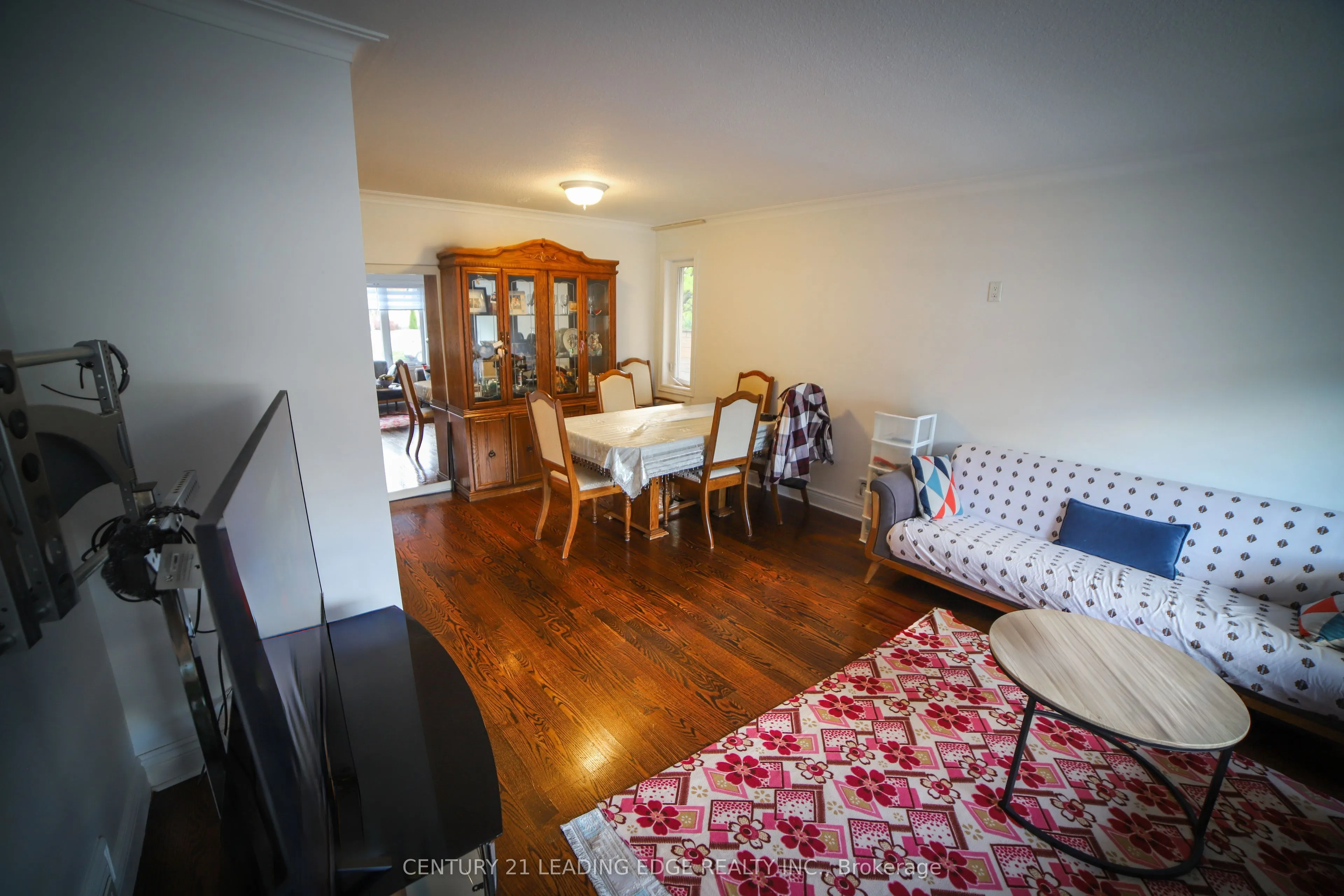 11 Chestnut Hills Crescent