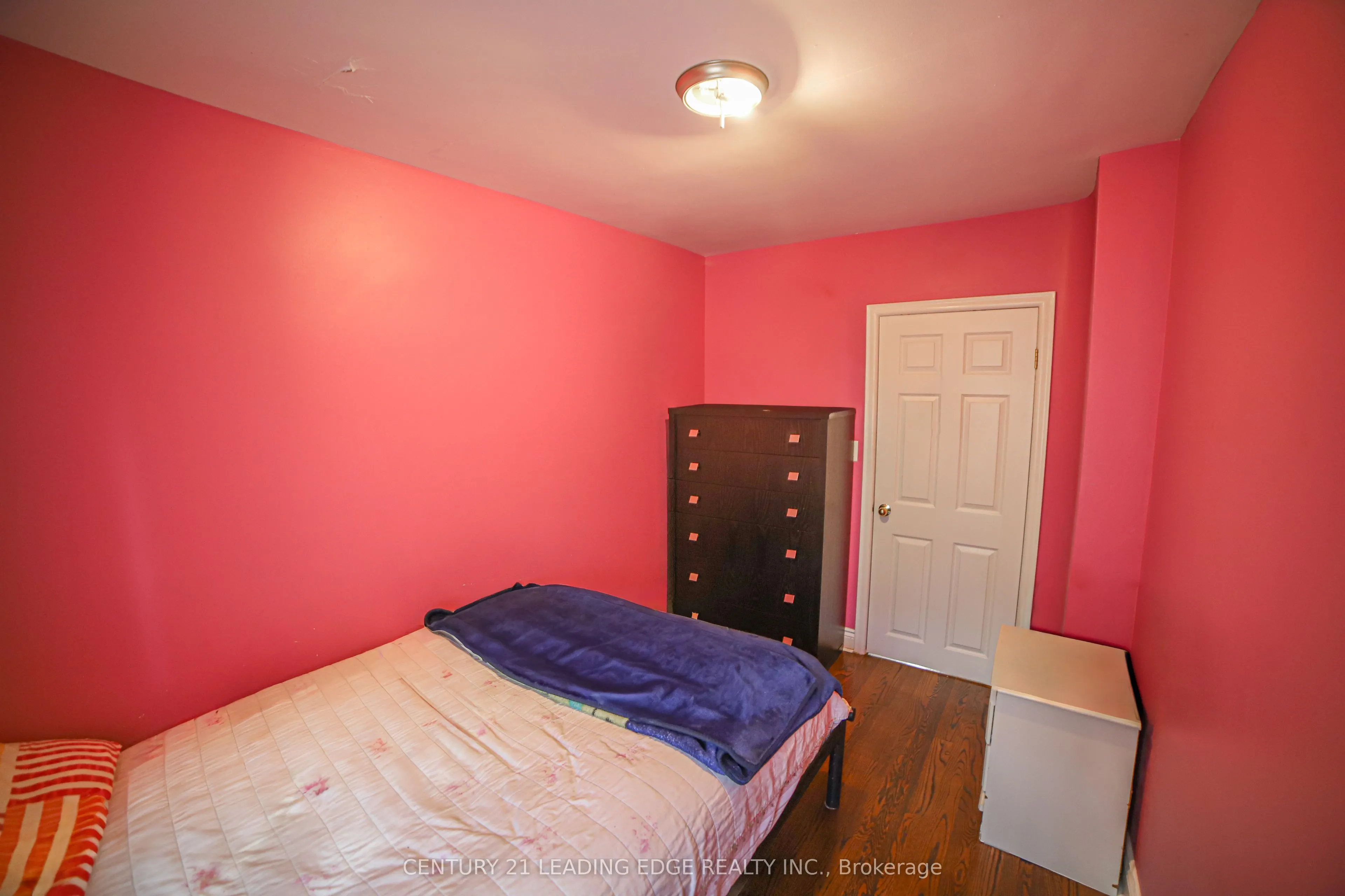 11 Chestnut Hills Crescent