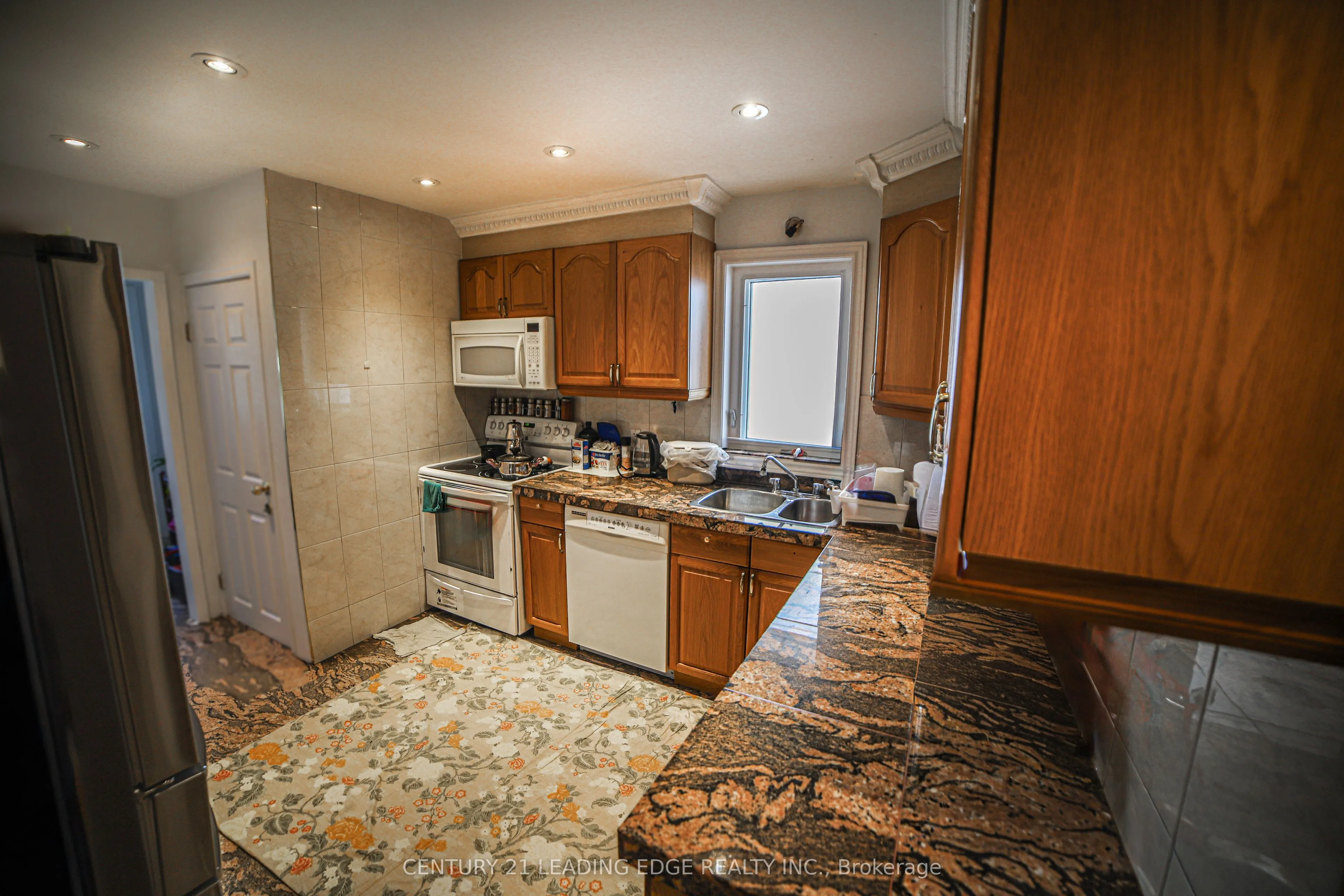 11 Chestnut Hills Crescent
