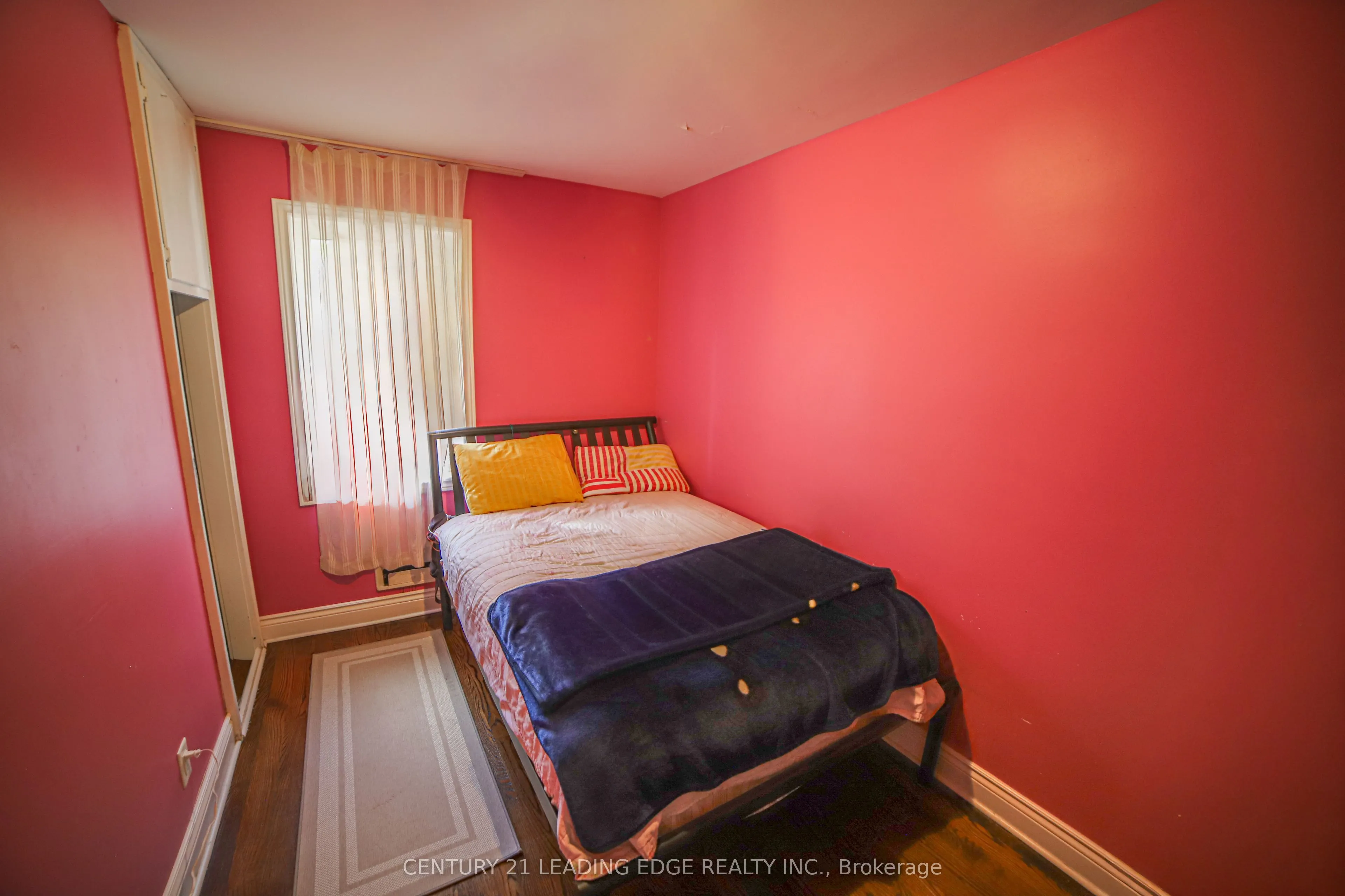 11 Chestnut Hills Crescent