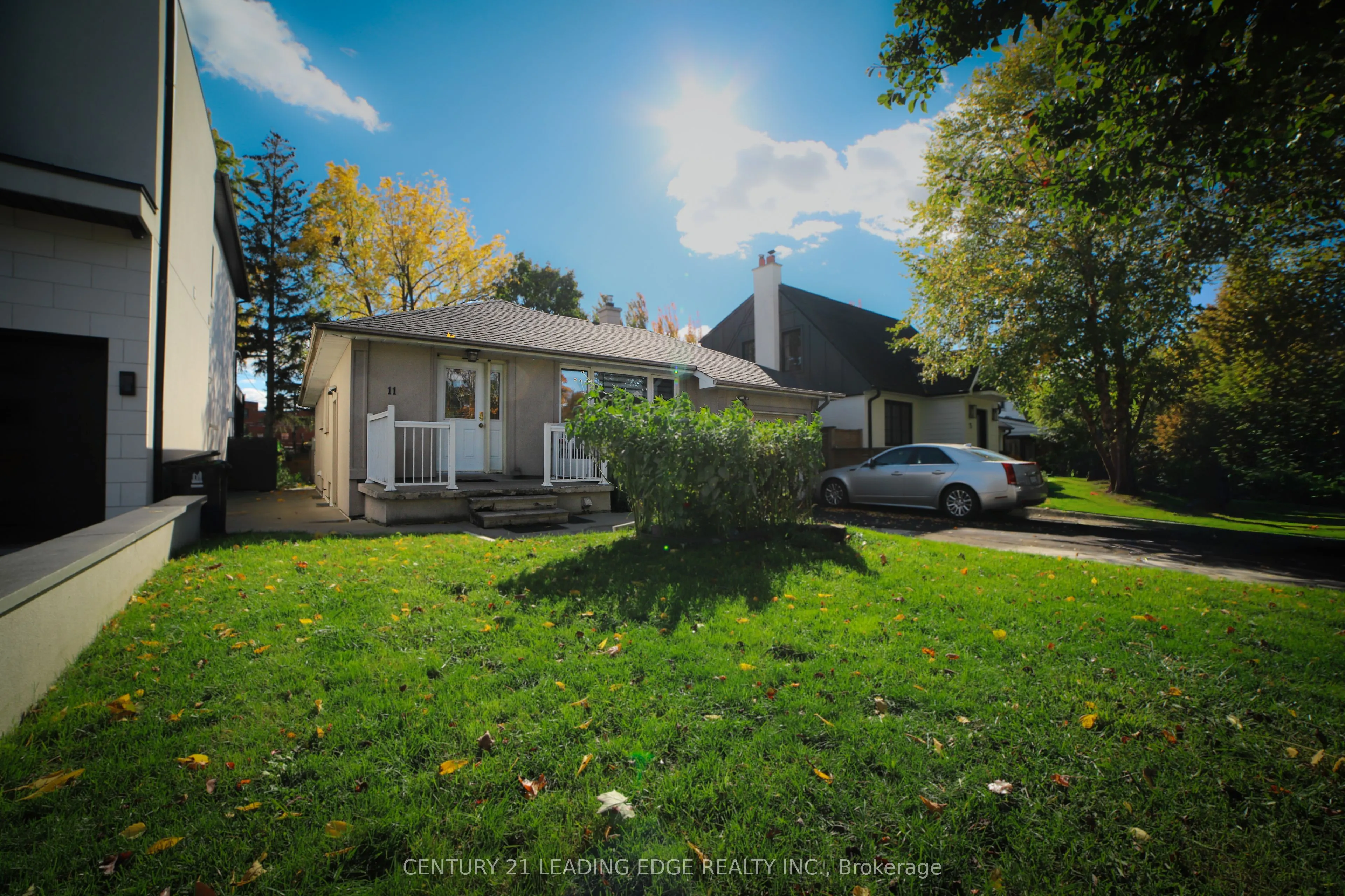 11 Chestnut Hills Crescent