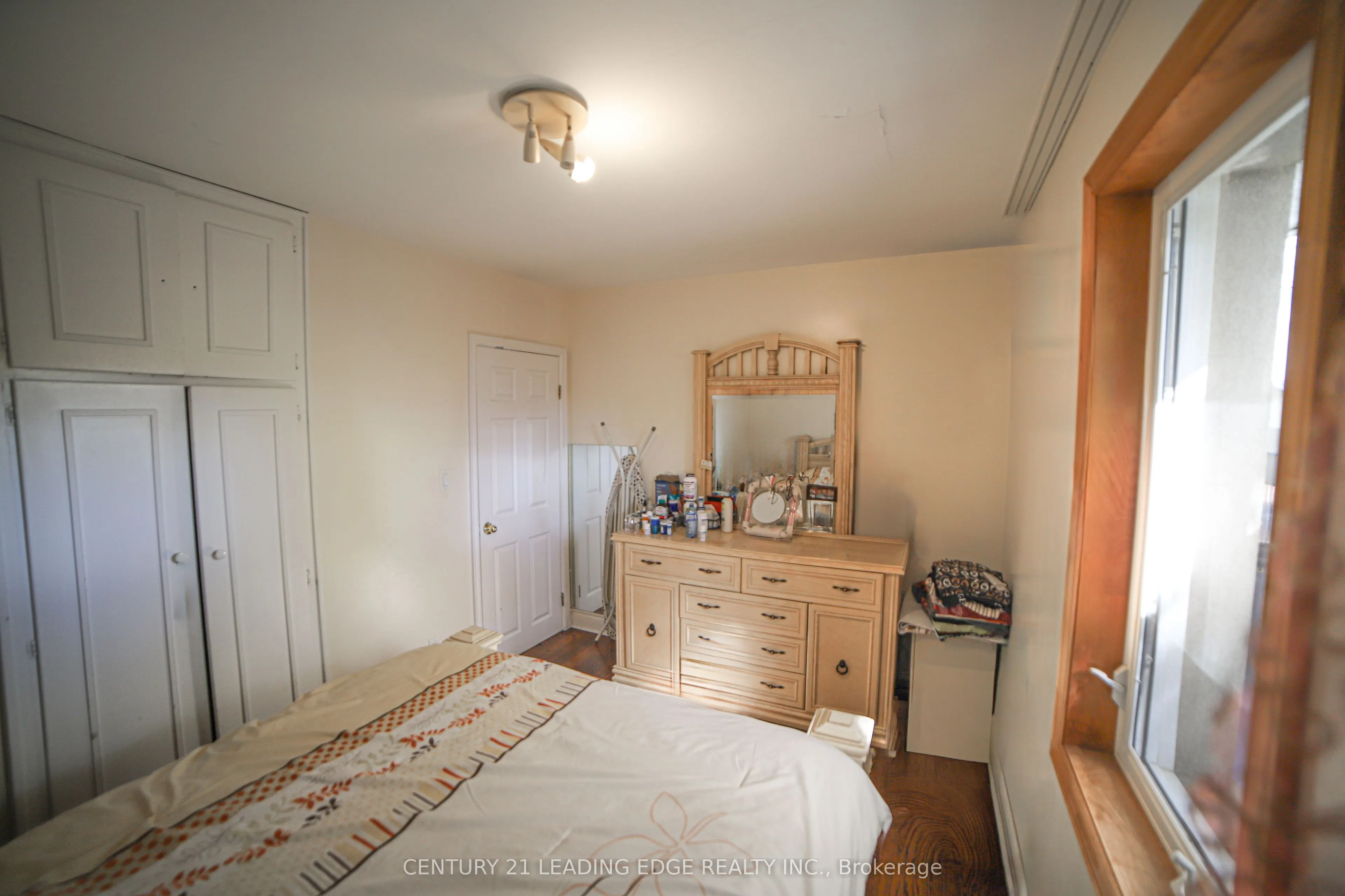 11 Chestnut Hills Crescent