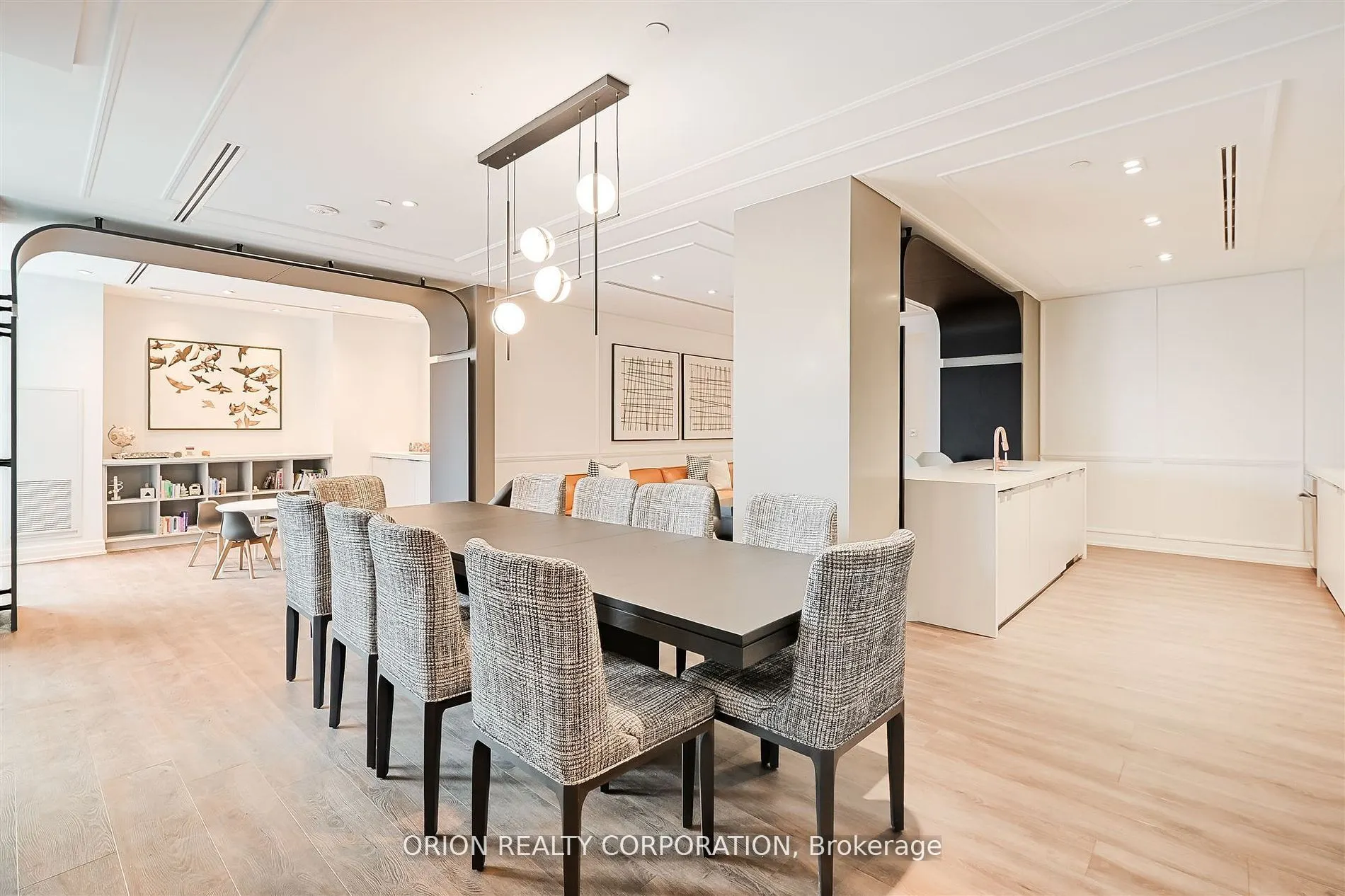 556 Marlee Avenue, #517