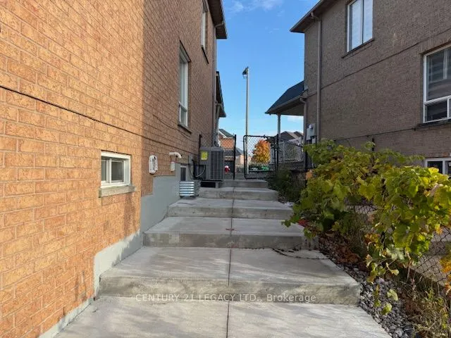 12 Cobblestone Court